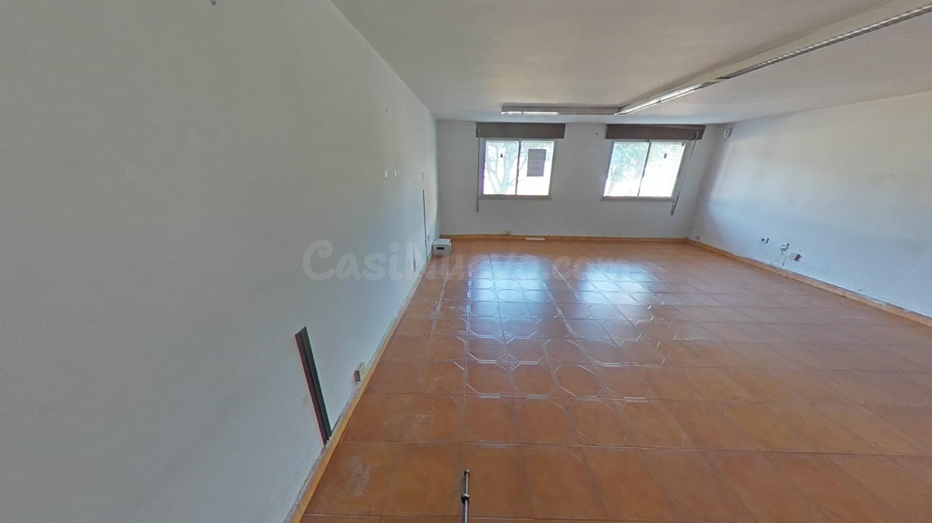 Oportunidad en el centro de Lugo: local comercial en entrepl - foto 5