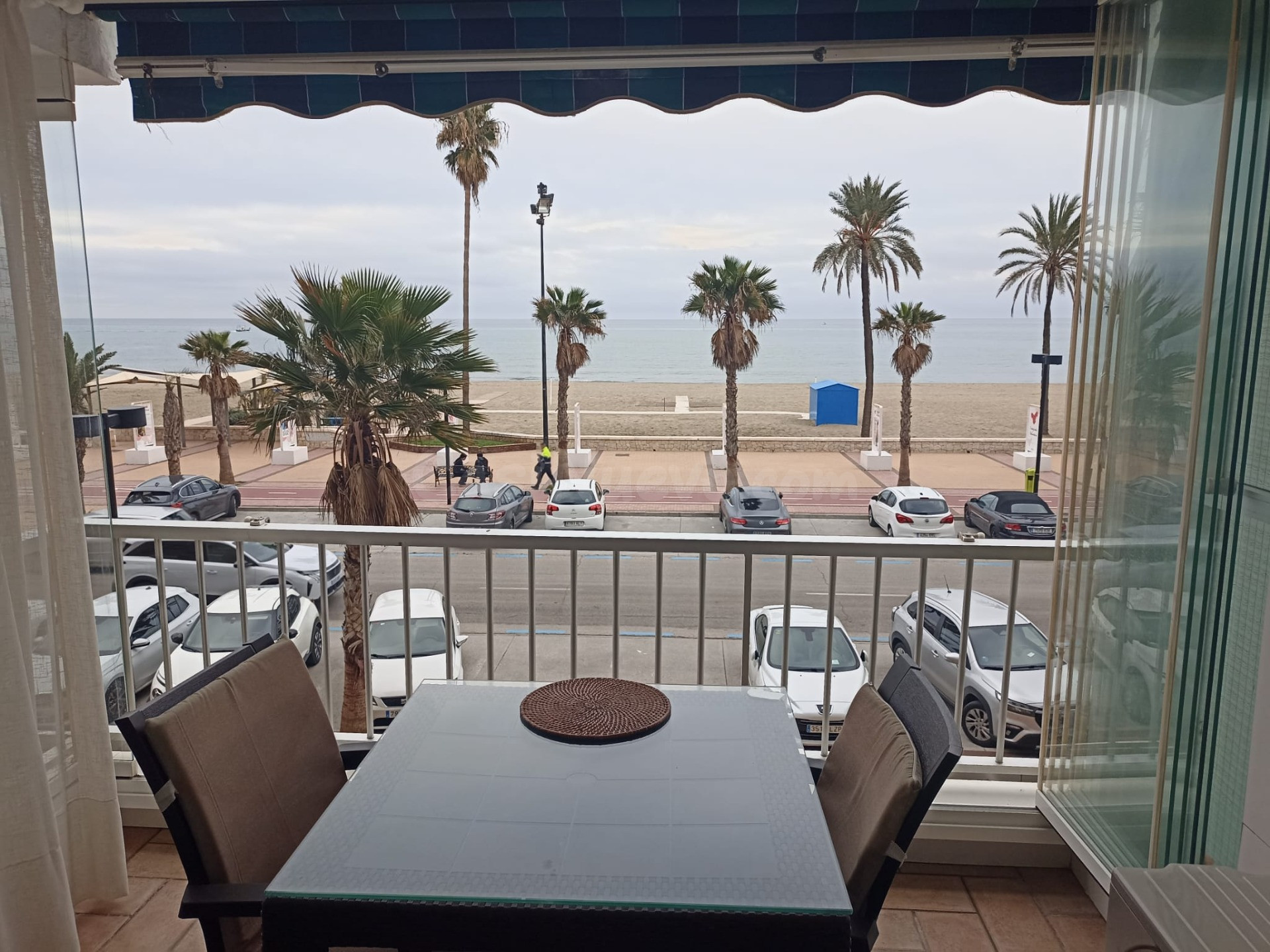 Magnífico apartamento situado en primera línea de playa en F