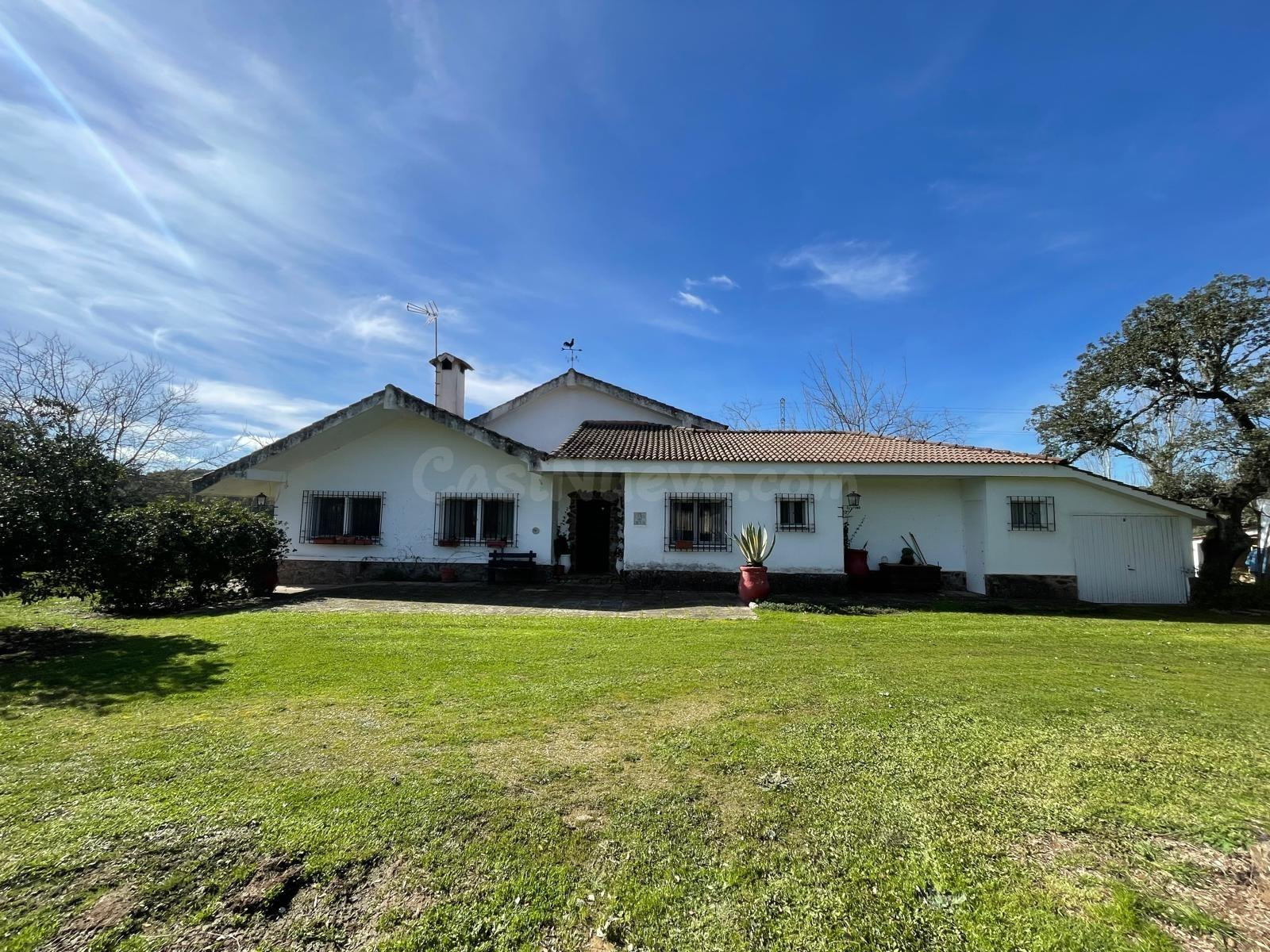 MARAVILLOSA CASA JUNTO AL LAGO, A 15 MINUTOS DE CÓRDOBA CAPITAL