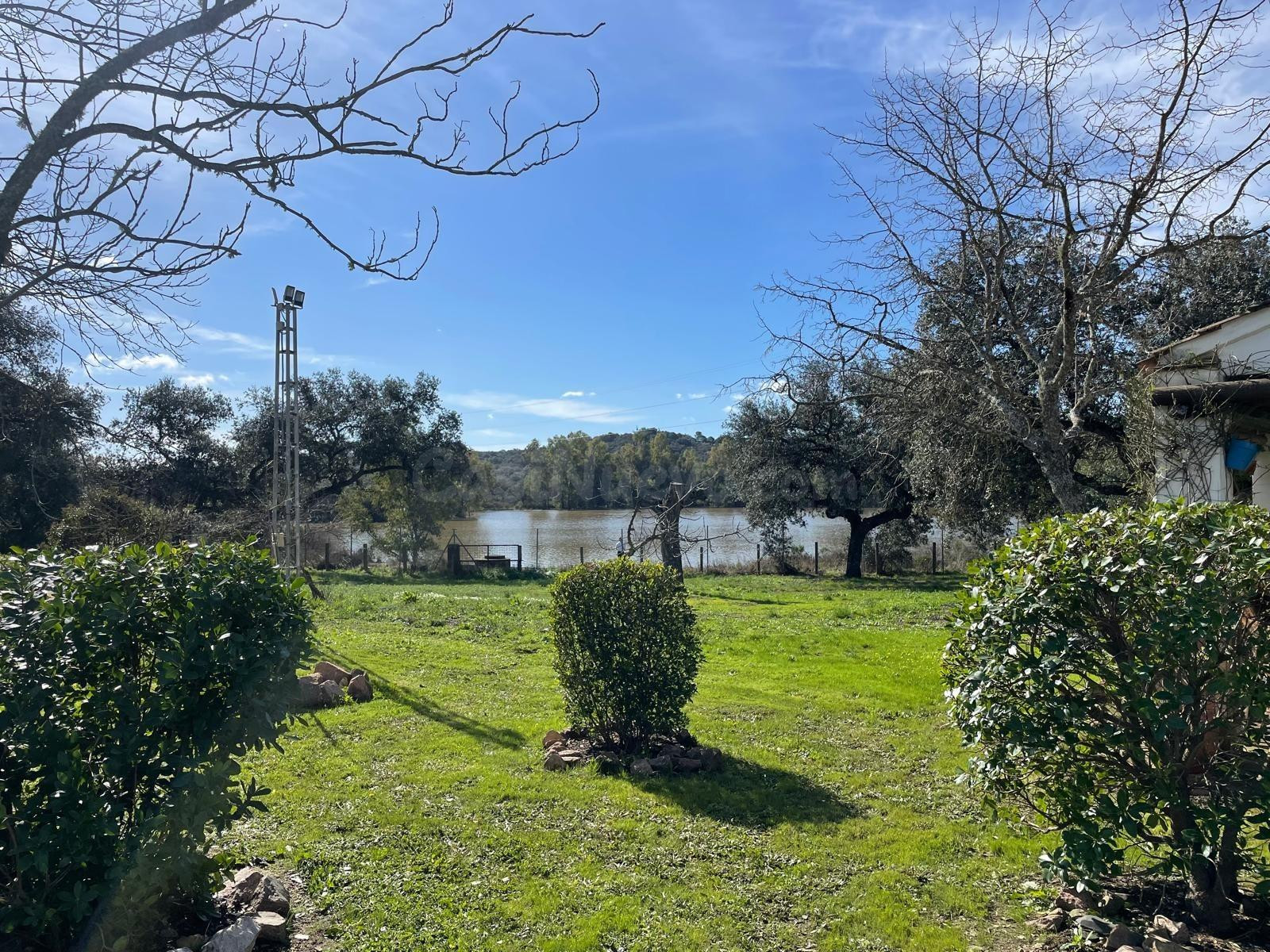 MARAVILLOSA CASA JUNTO AL LAGO, A 15 MINUTOS DE CÓRDOBA CAPI - foto 3