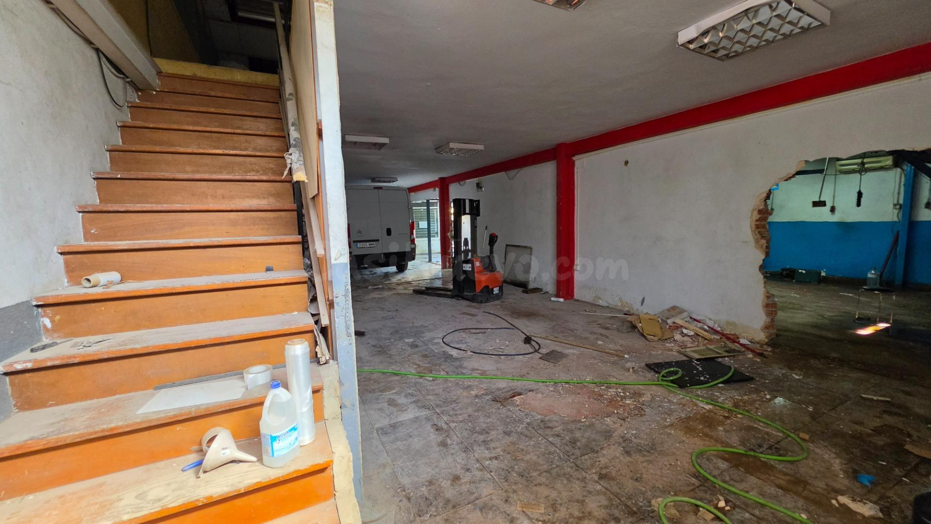Nave industrial de 200 m2 en cerca de Avenida Ortega y Gasse - foto 3