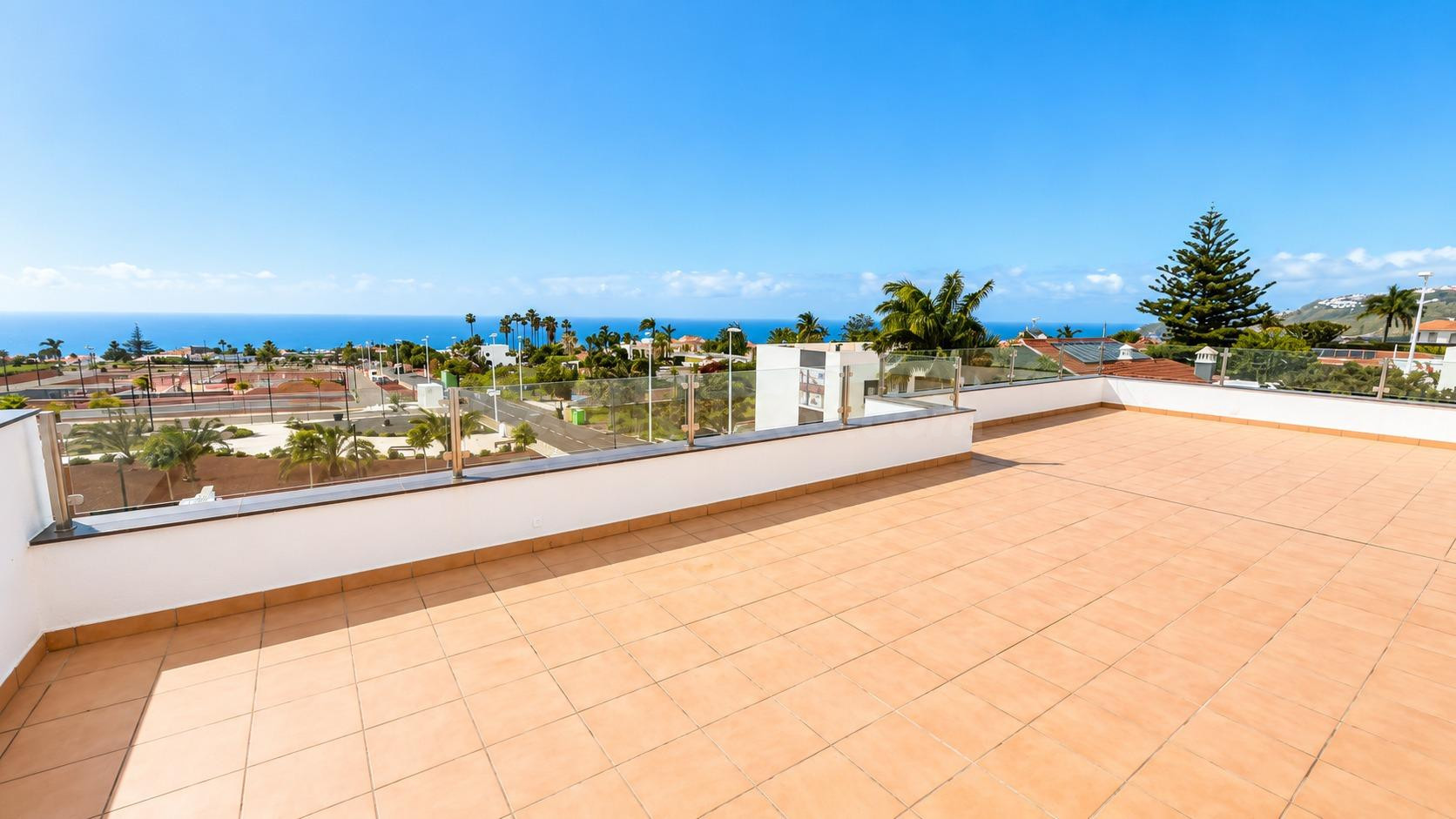¡Tu Paraíso Personal! Villa Moderna Independiente con Vista  - foto 2