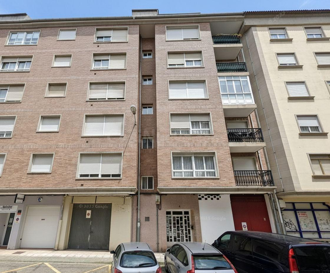 OPORTUNIDAD Piso con trastero en Vilagarcía de Arousa VPO - foto 2