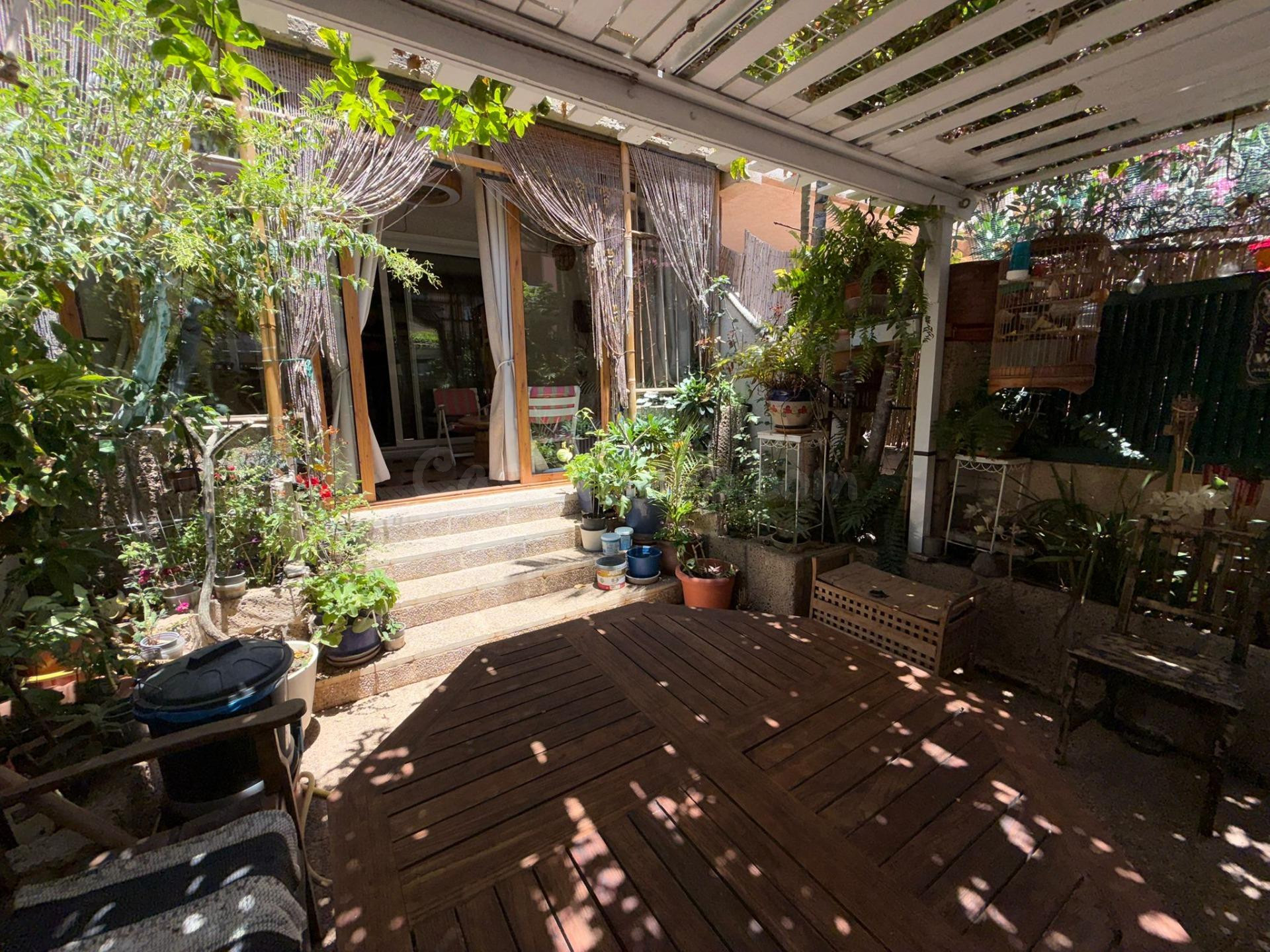 Planta baja con terraza acristalada, barbacoa, piscina y dos - foto 3
