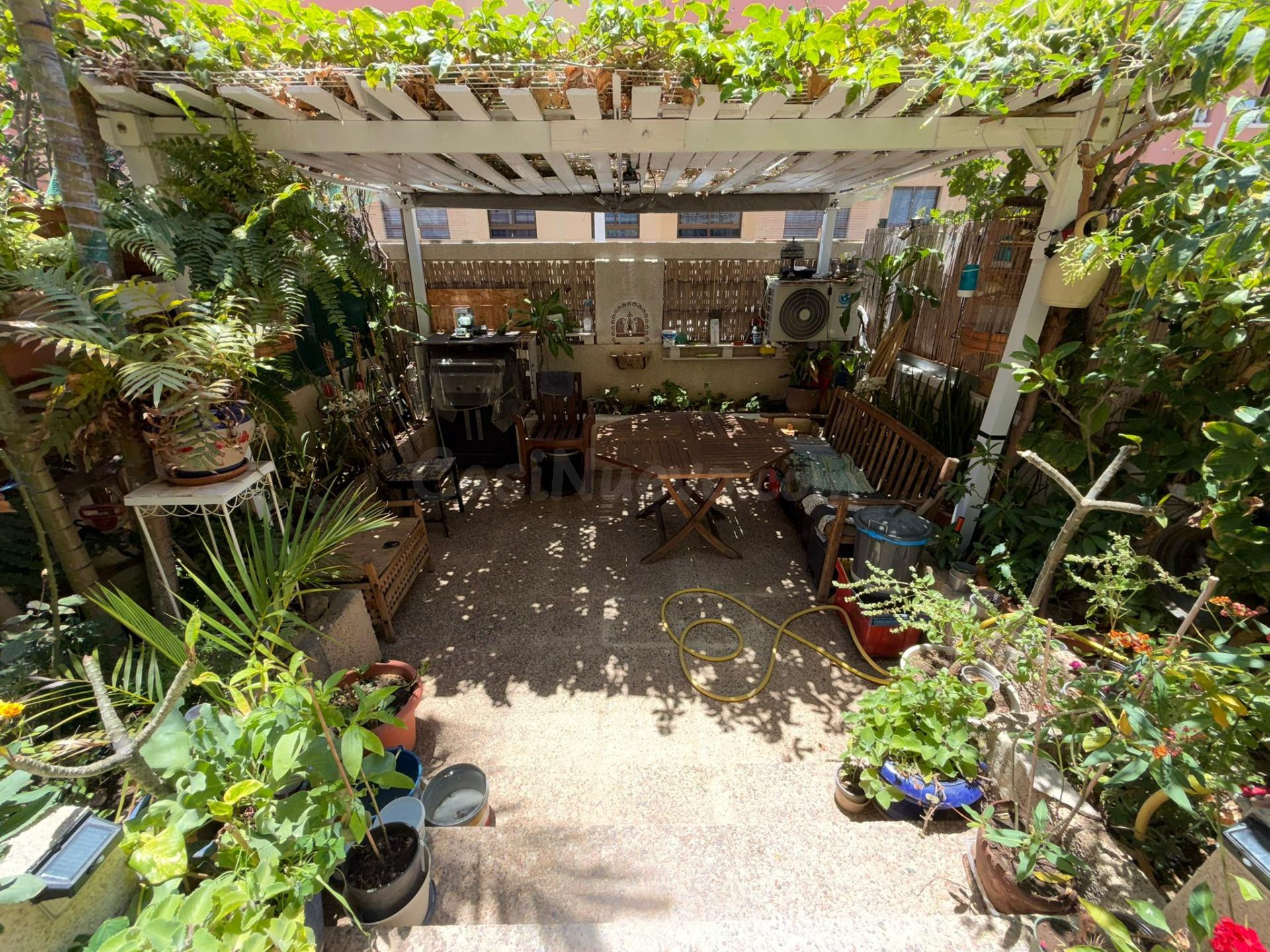 Planta baja con terraza acristalada, barbacoa, piscina y dos - foto 4