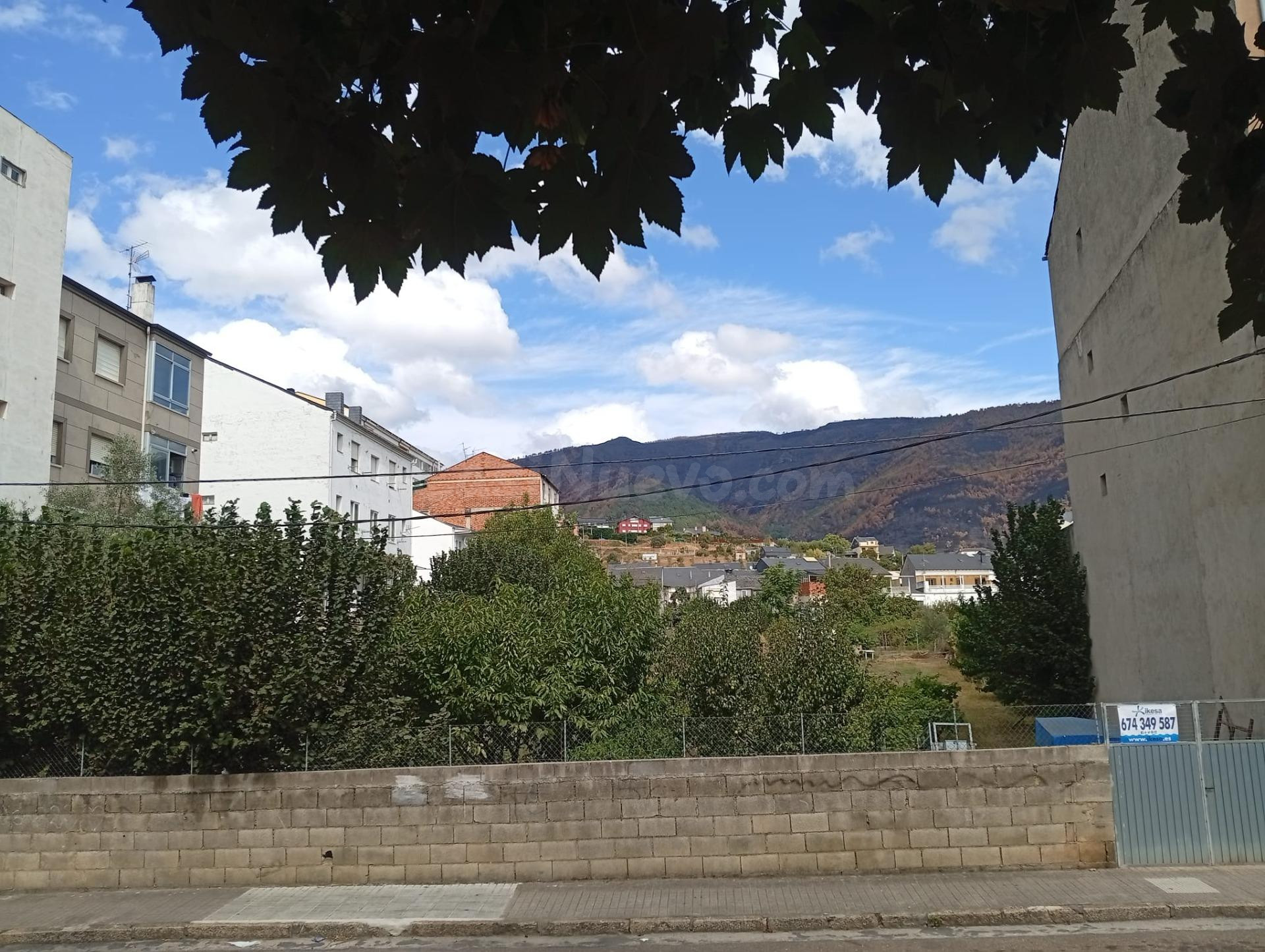 Amplio Terreno Urbano en A Rúa - Oportunidad para Constructo