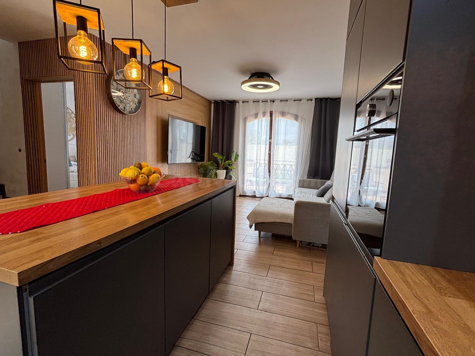 Exclusivo dúplex con jardín privado, vistas panorámicas al T - foto 2
