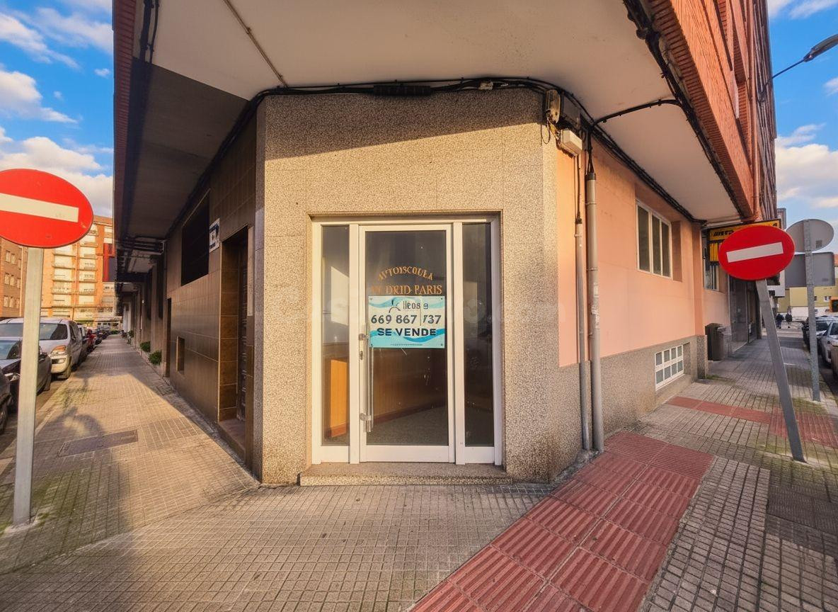 Oportunidad de Inversión: Local Comercial en Plaza de España