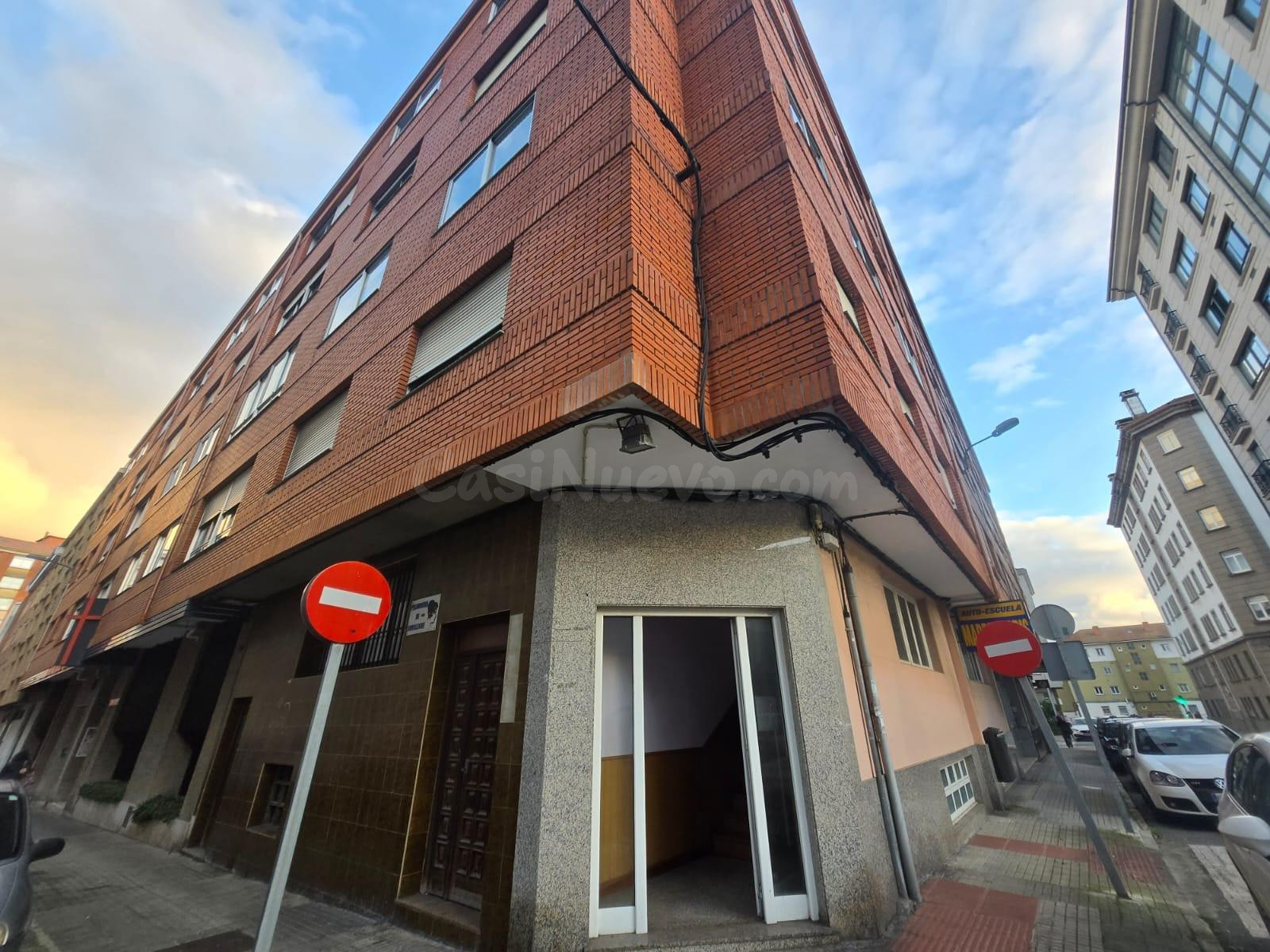 Oportunidad de Inversión: Local Comercial en Plaza de España - foto 4