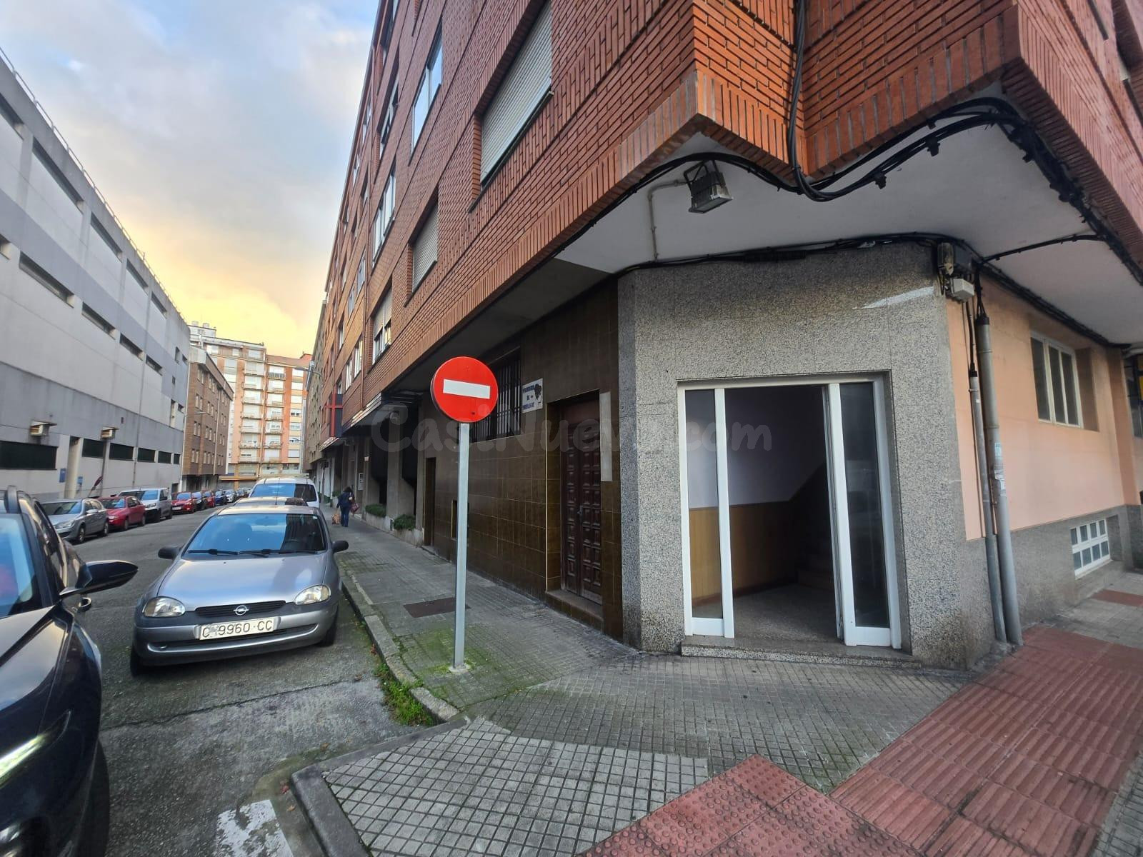 Oportunidad de Inversión: Local Comercial en Plaza de España - foto 5
