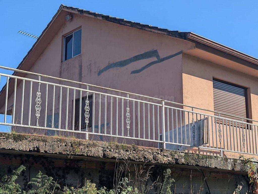 Casa con terreno en Mos SIN POSESION.  No se Puede Visitar. - foto 5