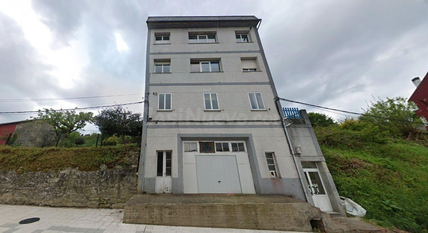 Amplio piso de cinco dormitorios en Friol, Lugo - foto 2