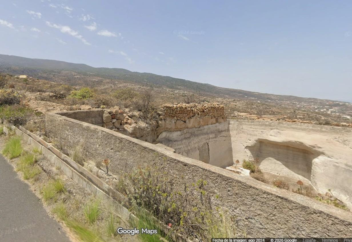 Terreno de huertas en Fasnia – A pie de carretera, vistas al