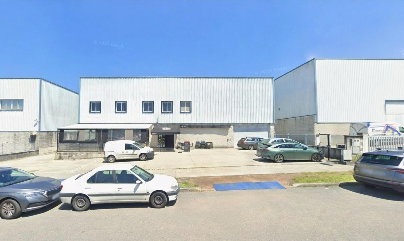 ¡Amplia Nave Industrial en Lugo con contrato de alquiler!