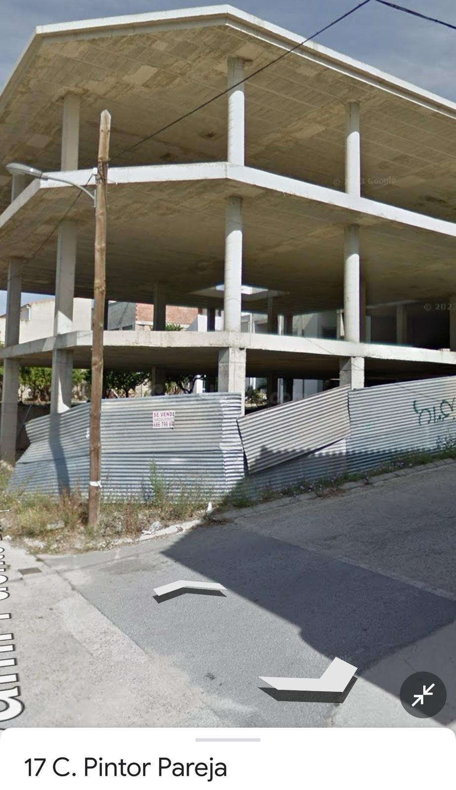 SE VENDE SOLAR Y EXTRUCTURA PARA HACER UN EDIFICIO EN SOCOVO