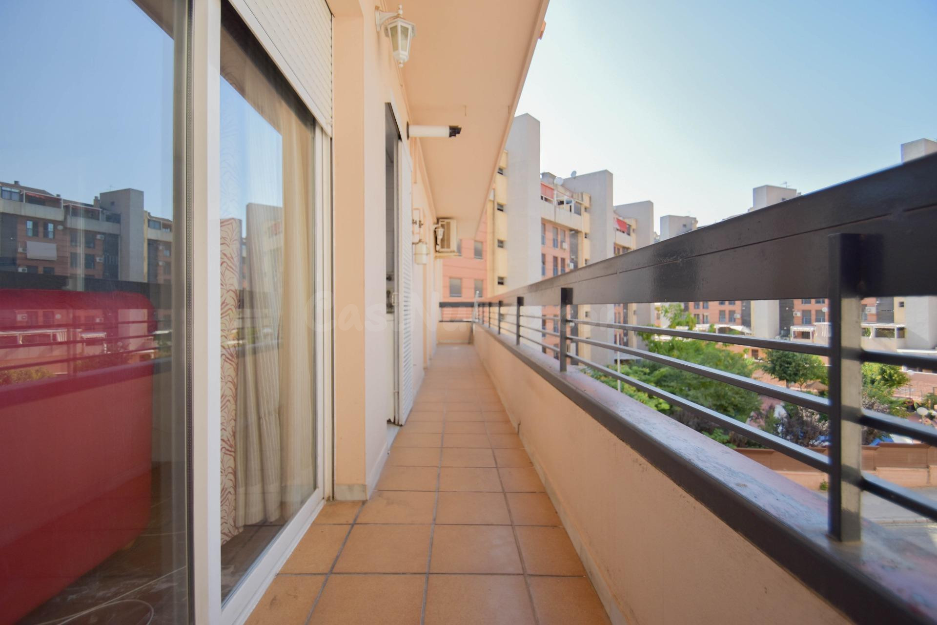 ¡Vive en una de las zonas más cotizadas de Granada! - foto 3