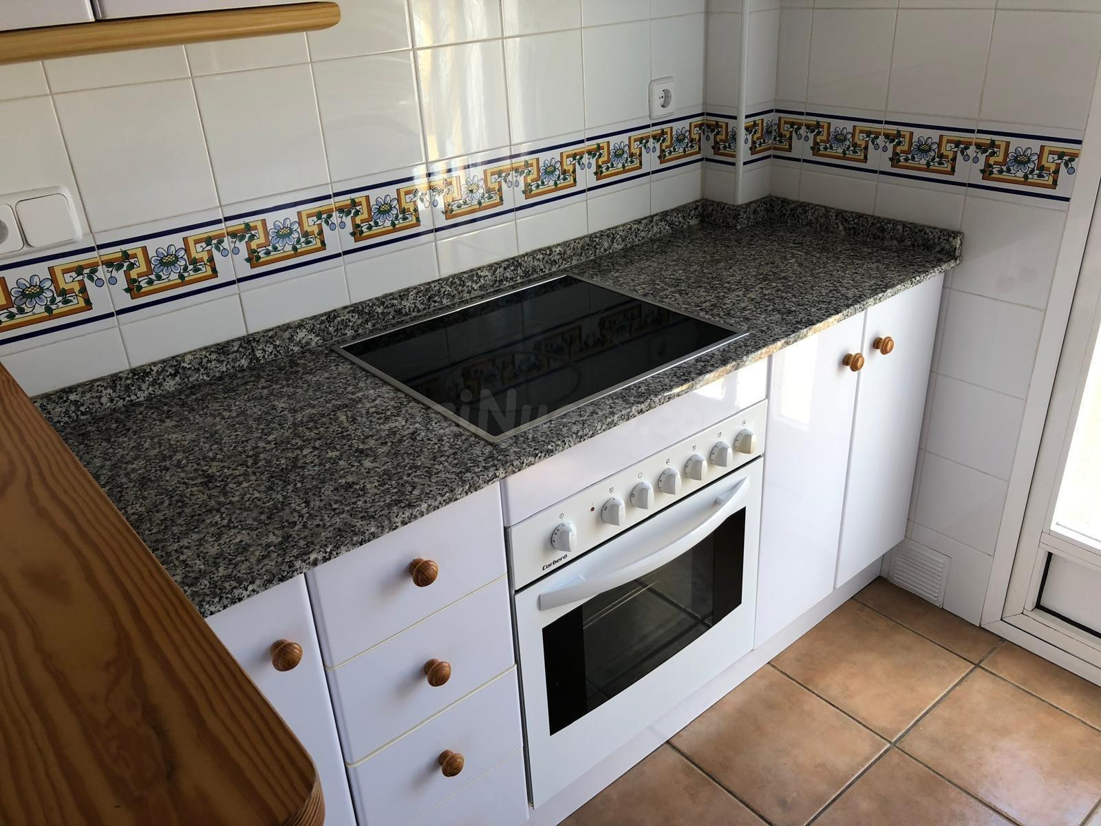 SE VENDE CHALET ADOSADO EN TORRE DE LA HORADADA - foto 4