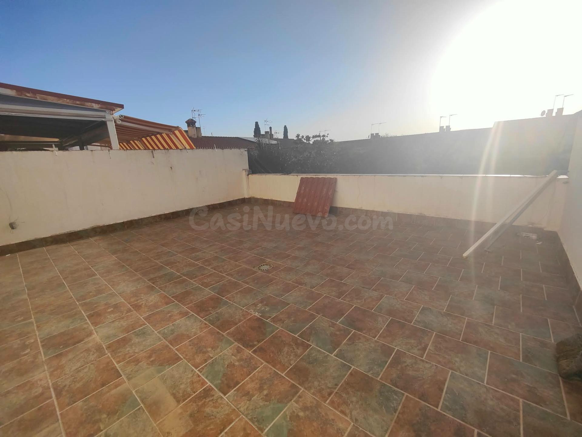 PISO CON TERRAZA Y PISCINA EN GOJAR - foto 3