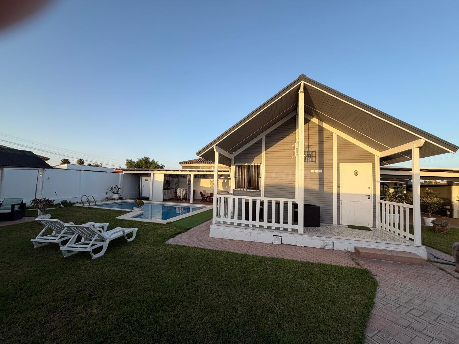 VENTA DE PARCELA RÚSTICA CON PISCINA Y BONITA CASA DE CAMPO! - foto 2