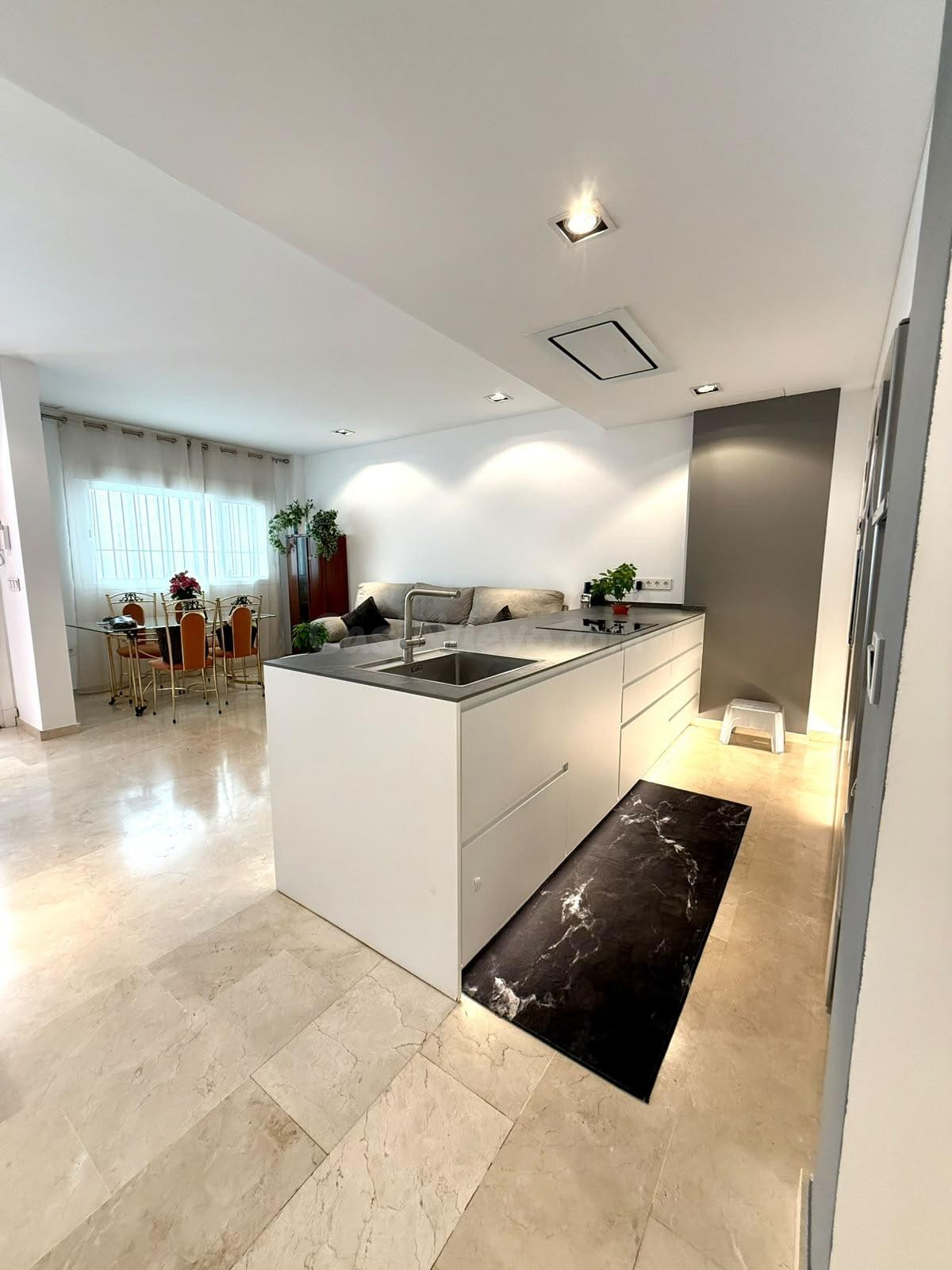 Vivienda Moderna en el Corazón de Sanlúcar - Oportunidad Úni - foto 4