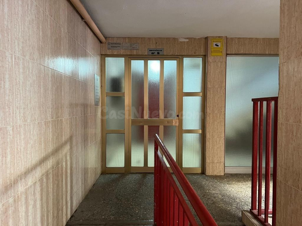 Piso en venta de 3 dormitorios en Tarragona Capital - foto 2