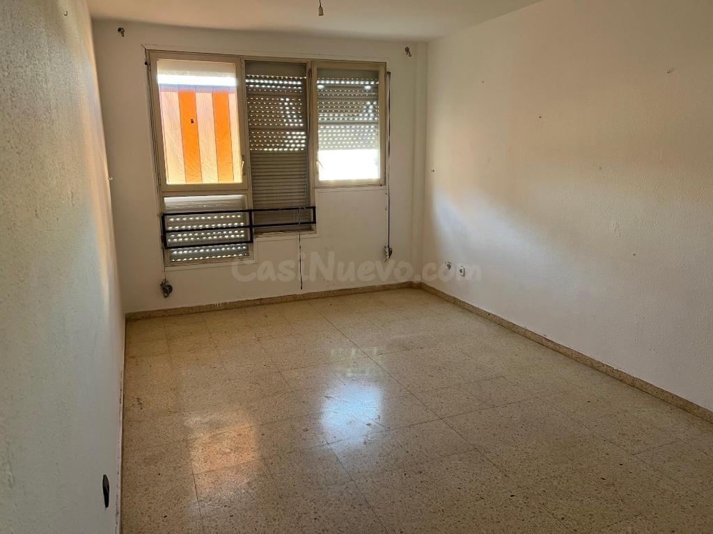 Piso en venta de 3 dormitorios en Tarragona Capital - foto 4