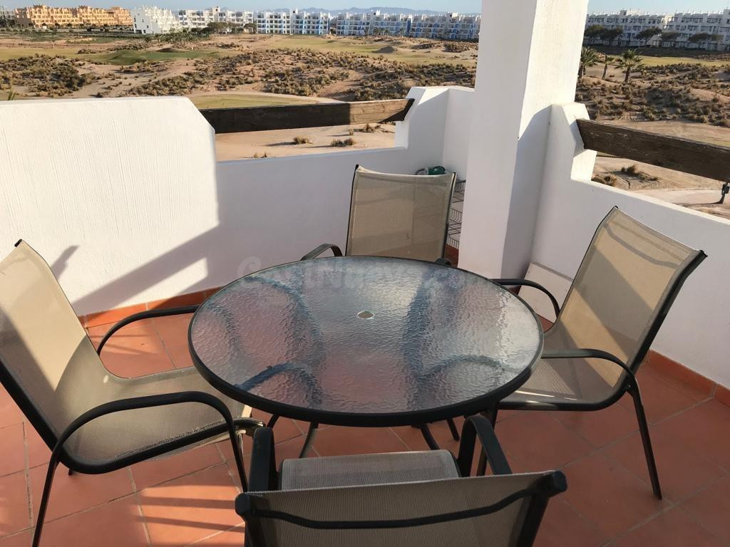 ÁTICO CON VISTAS AL CAMPO DE GOLF, TERRAZA Y PISCINAS EN LAS - foto 3
