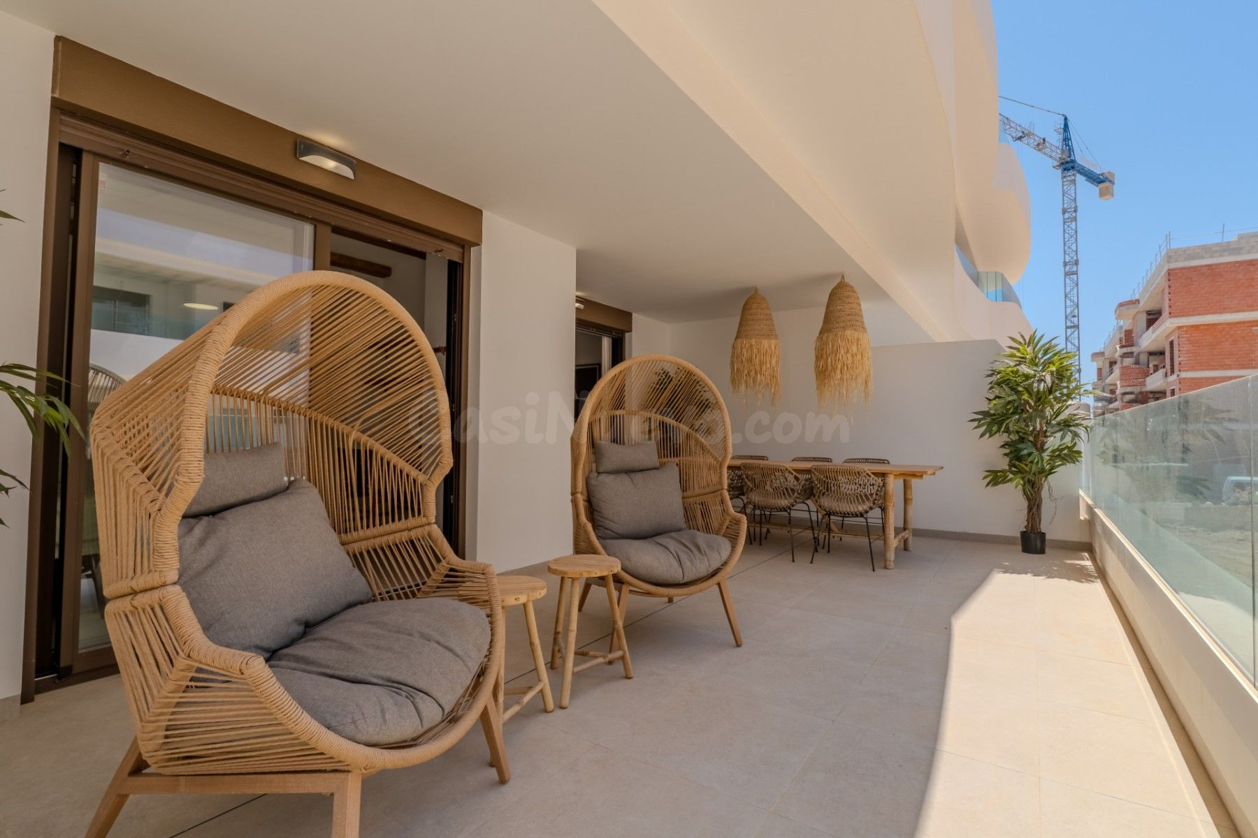 Moderno y espacioso apartamento en planta baja (73 m2 + ampl