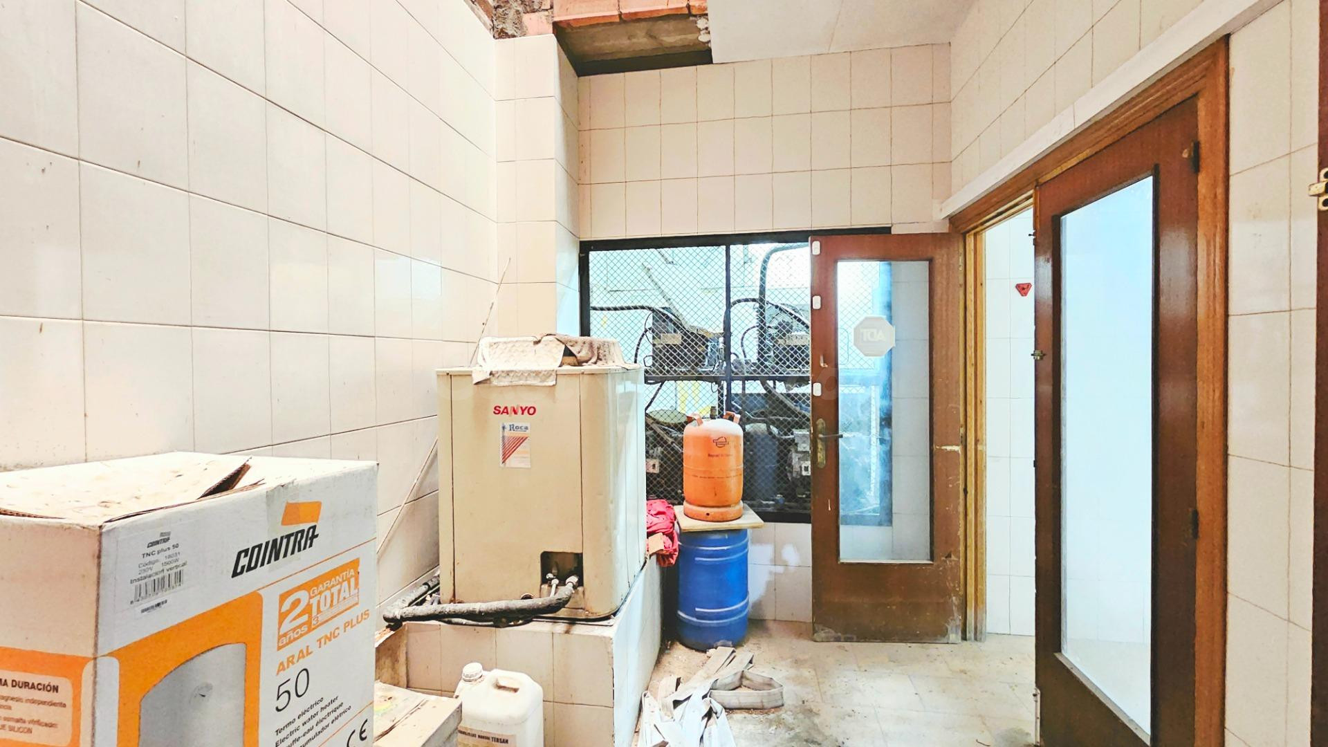 Edificio a la venta con gran potencial en zona Pérez Crespí  - foto 5