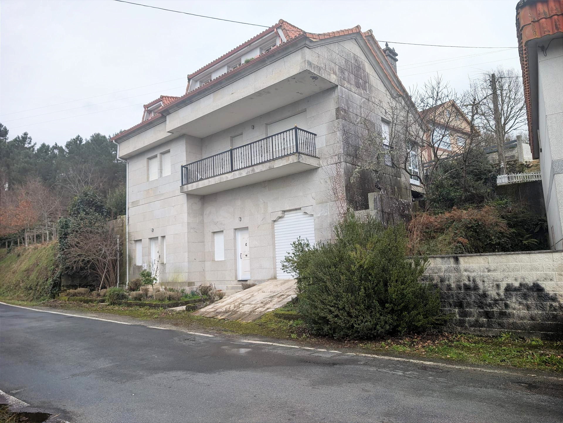 ESPECTACULAR CASA DE PIEDRA EN GOMESENSE - foto 5