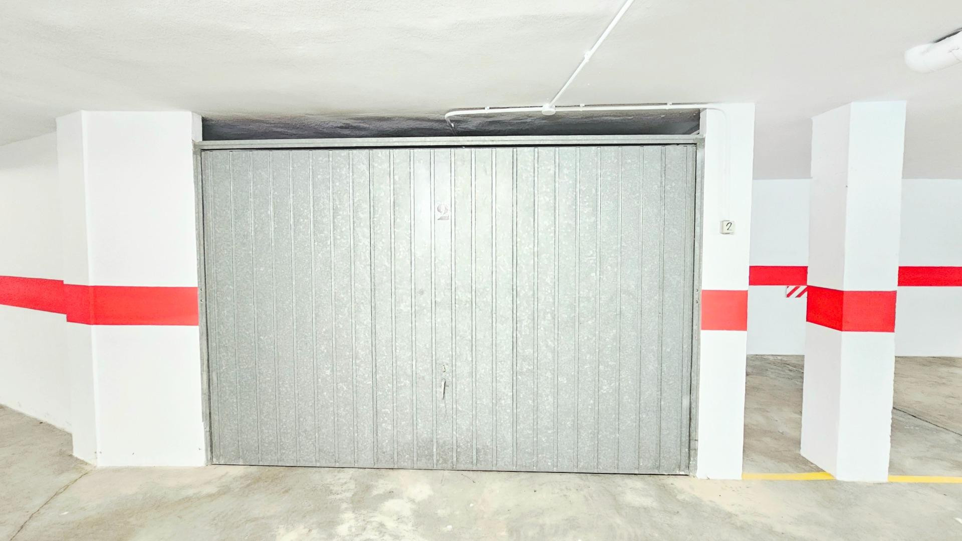 Cabina de garaje cerrada con trastero a 200 m de la playa en - foto 5