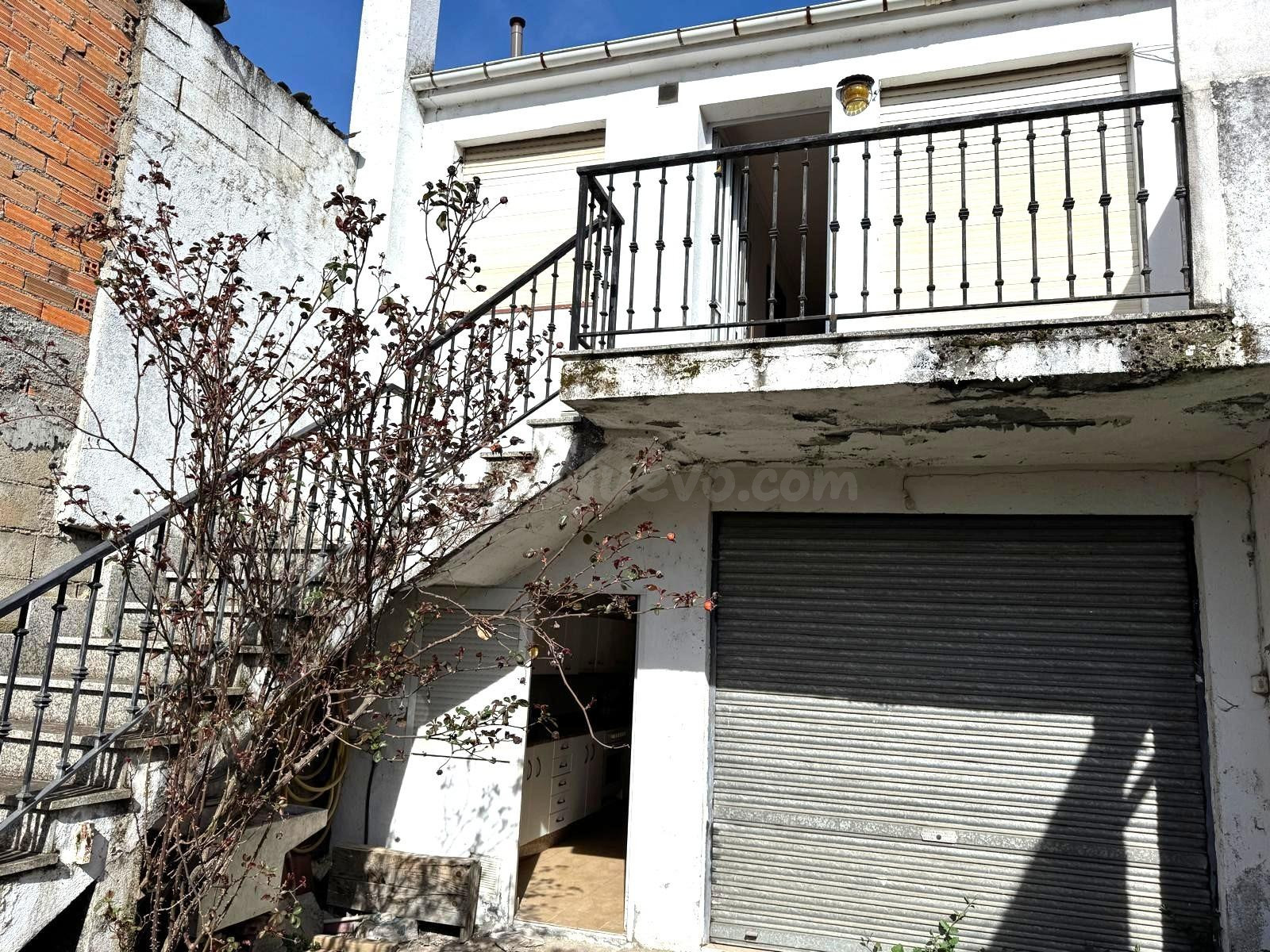 Oportunidad en Verín: casa de dos plantas independientes - foto 2