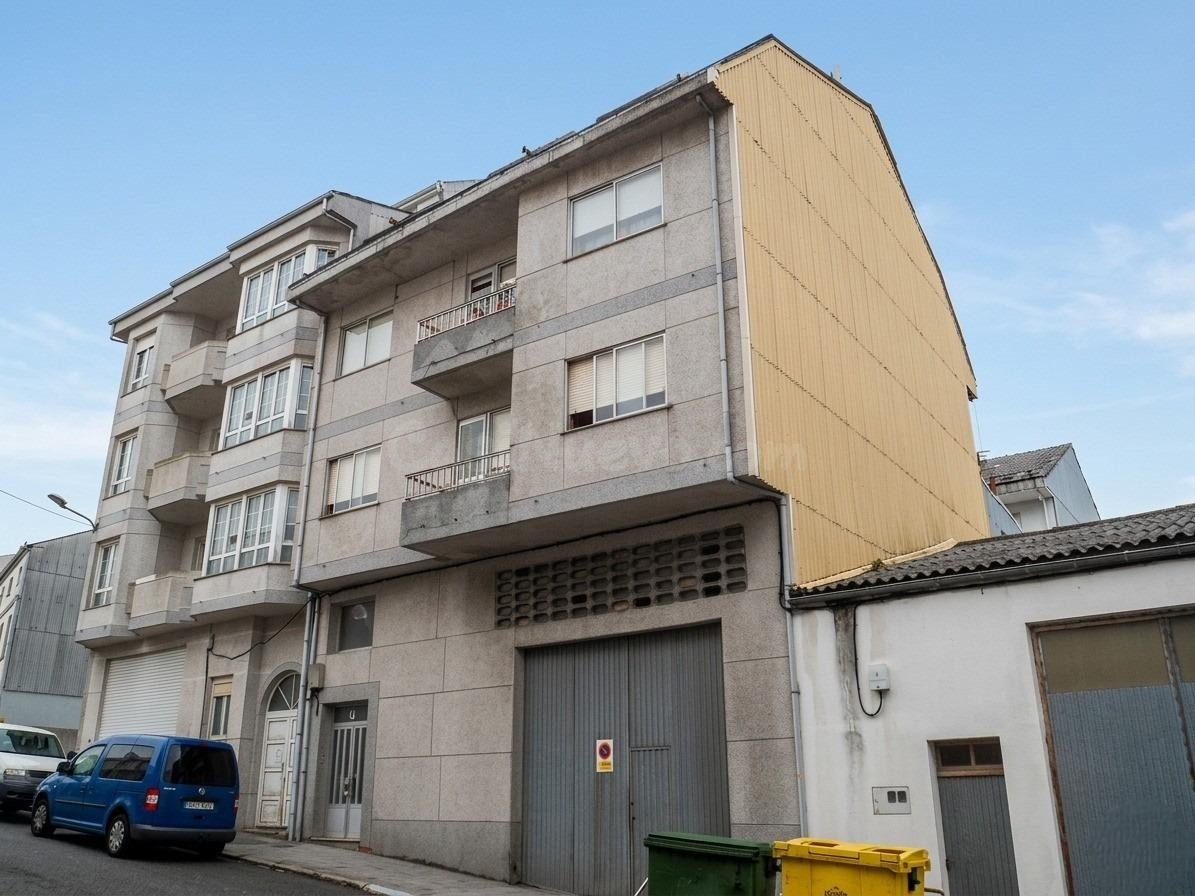 AMPLIO PISO CON GARAJE EN A FONSAGRADA