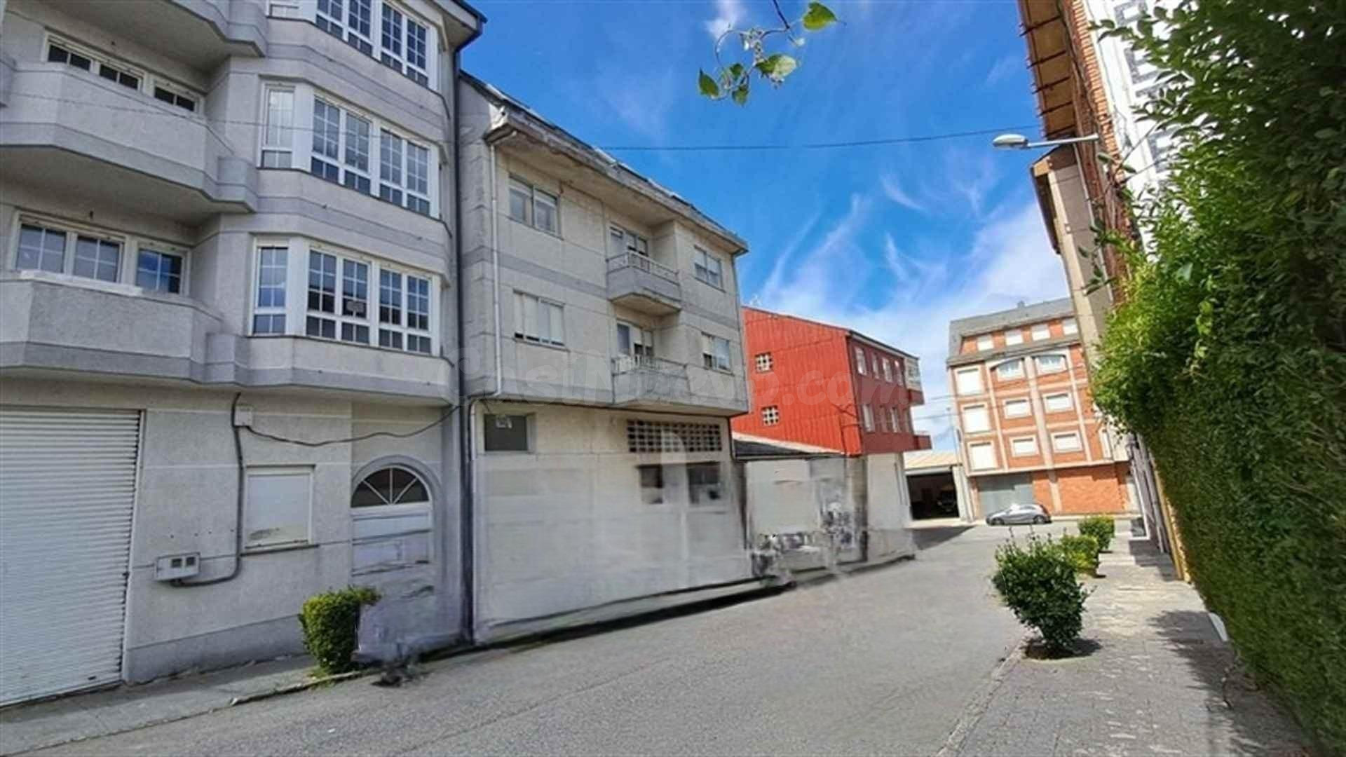 AMPLIO PISO CON GARAJE EN A FONSAGRADA - foto 2