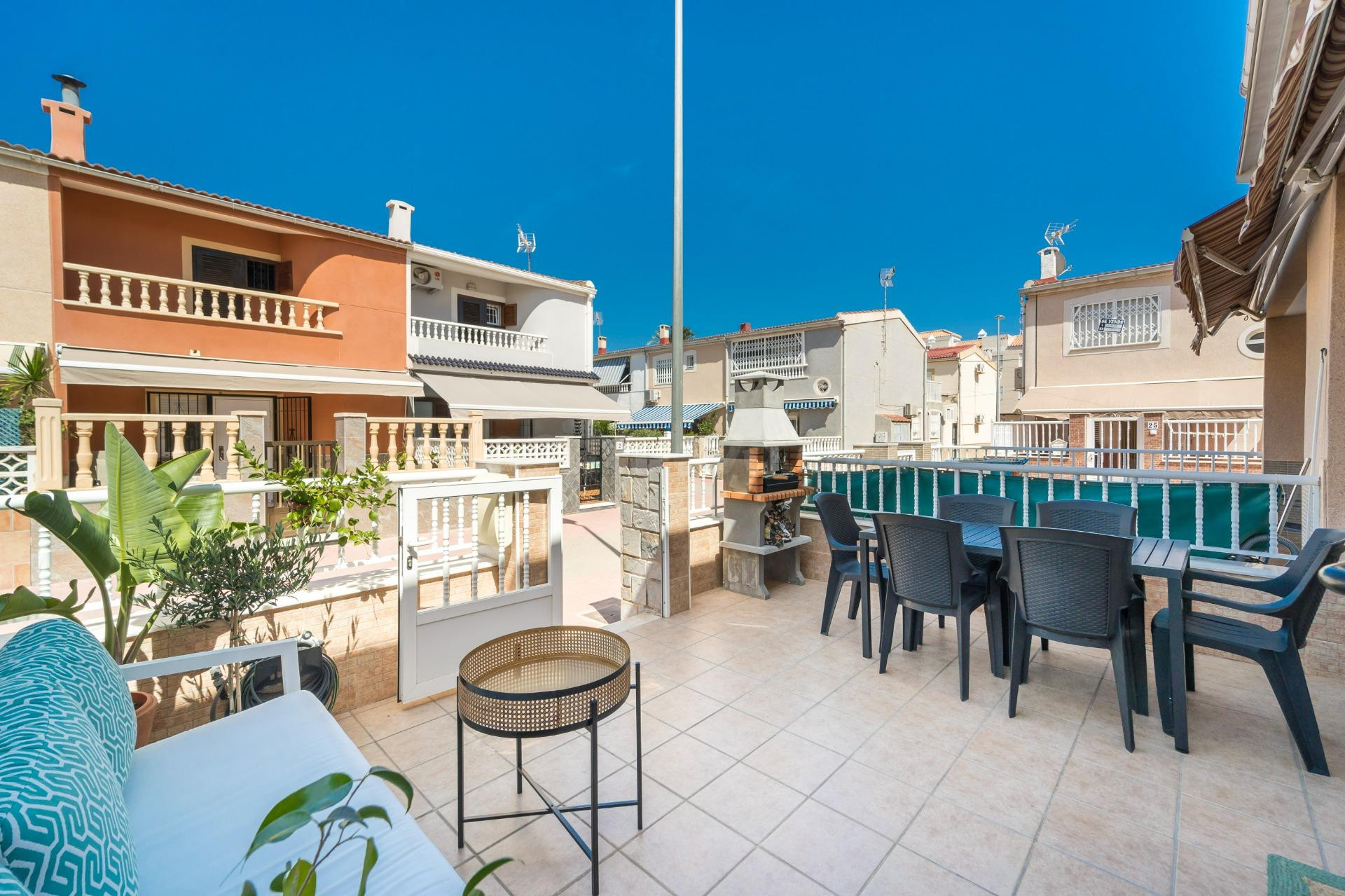 Casa adosada reformada (80 m2) con 4 dormitorios, 2 baños, y - foto 4