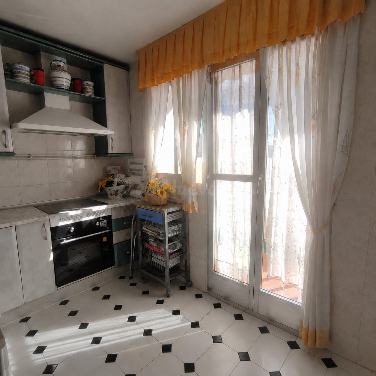 INMOBILIARIA CARVALLO vende en EXCLUSIVA PISO EN ZONA CENTRO - foto 2