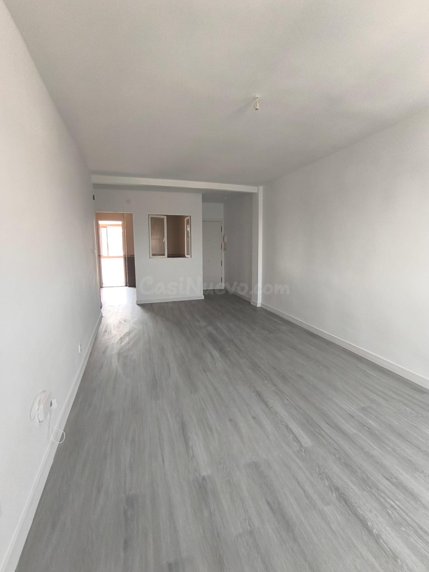 INMOBILIARIA CARVALLO VENDE EN EXCLUSIVA PISO SEMIREFORMADO  - foto 2