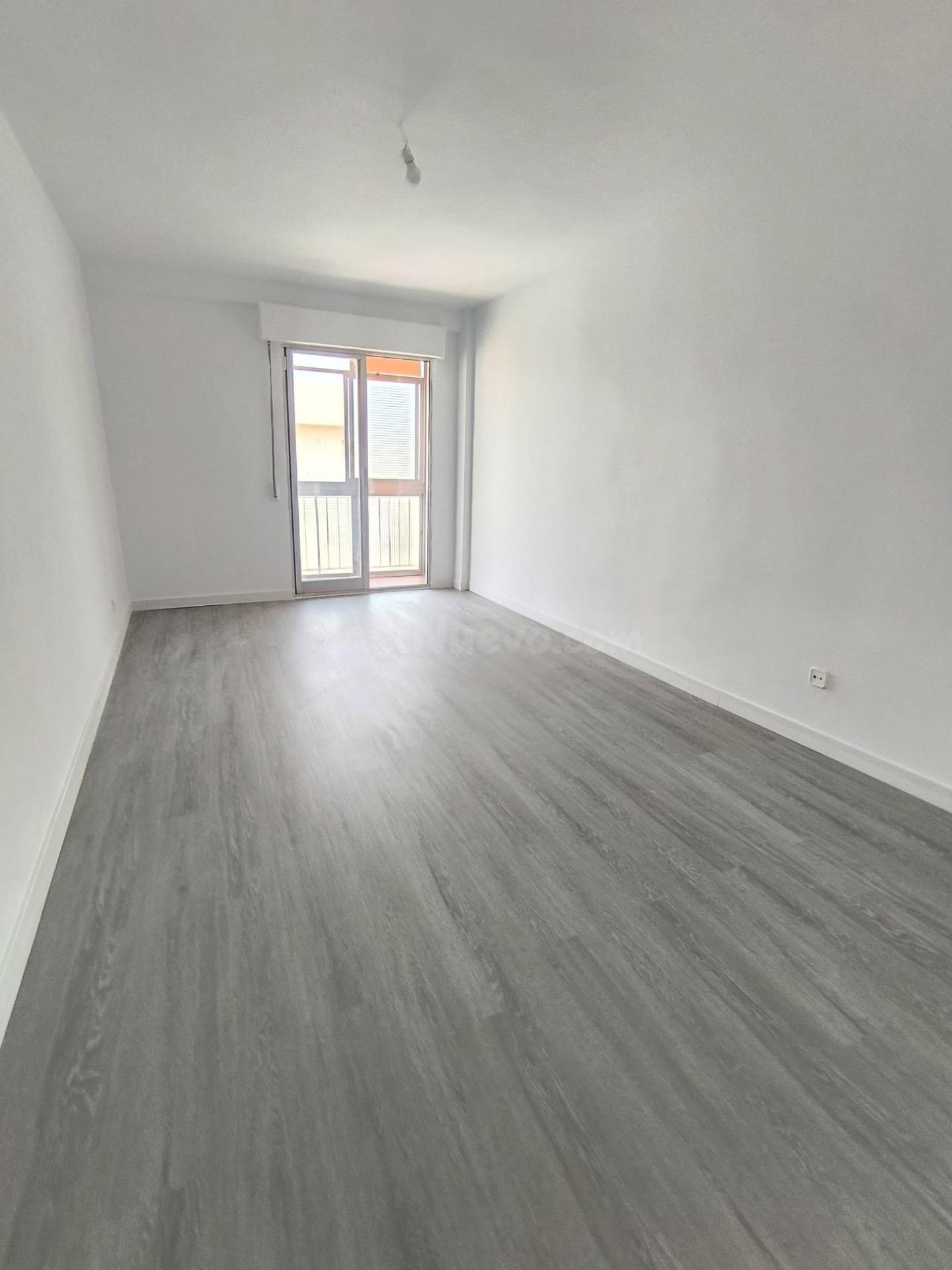 INMOBILIARIA CARVALLO VENDE EN EXCLUSIVA PISO SEMIREFORMADO  - foto 4