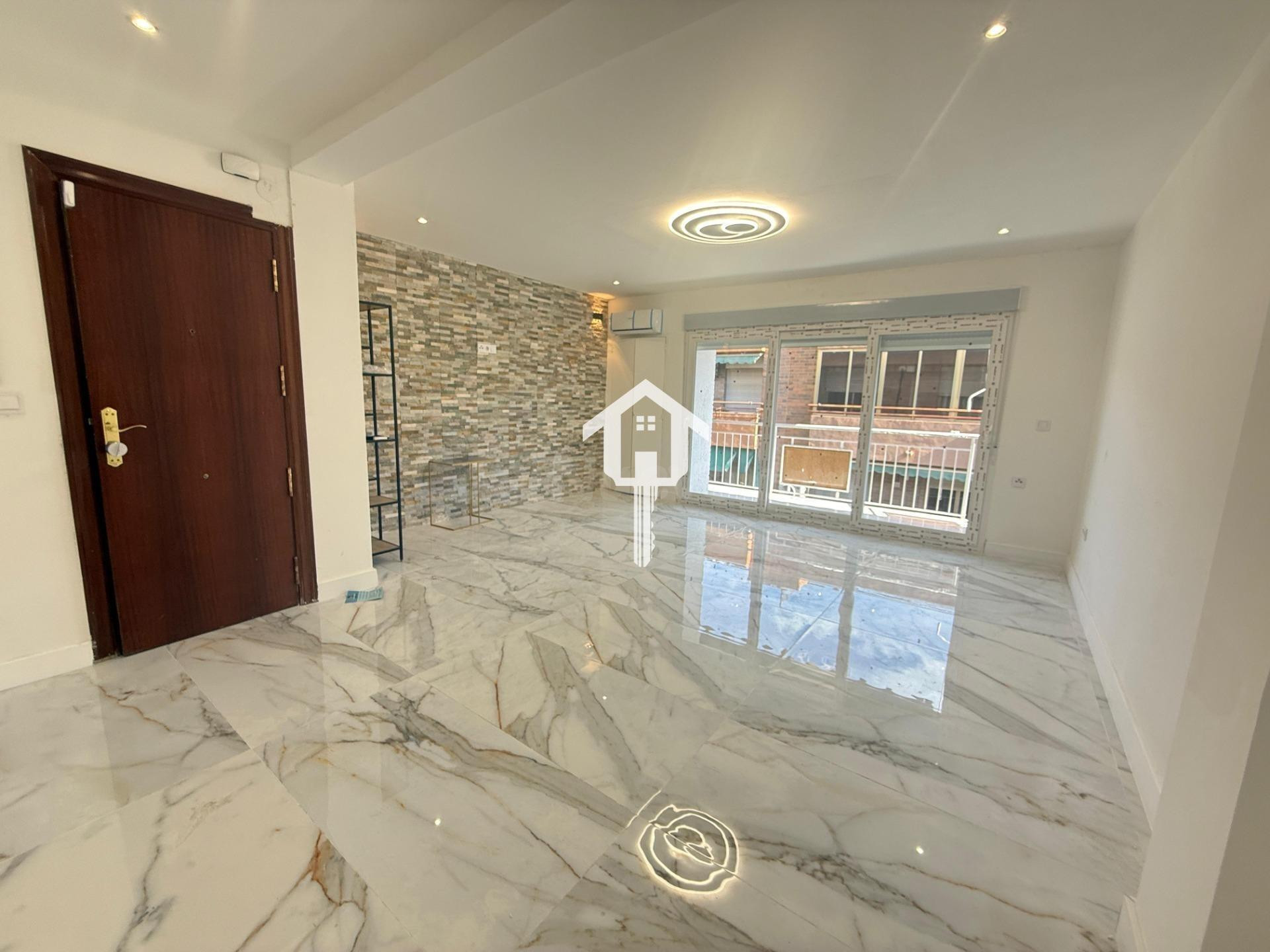 PISO COMPLETAMENTE REFORMADO EN VENTA ALICANTE, 103m2, 3 hab - foto 2