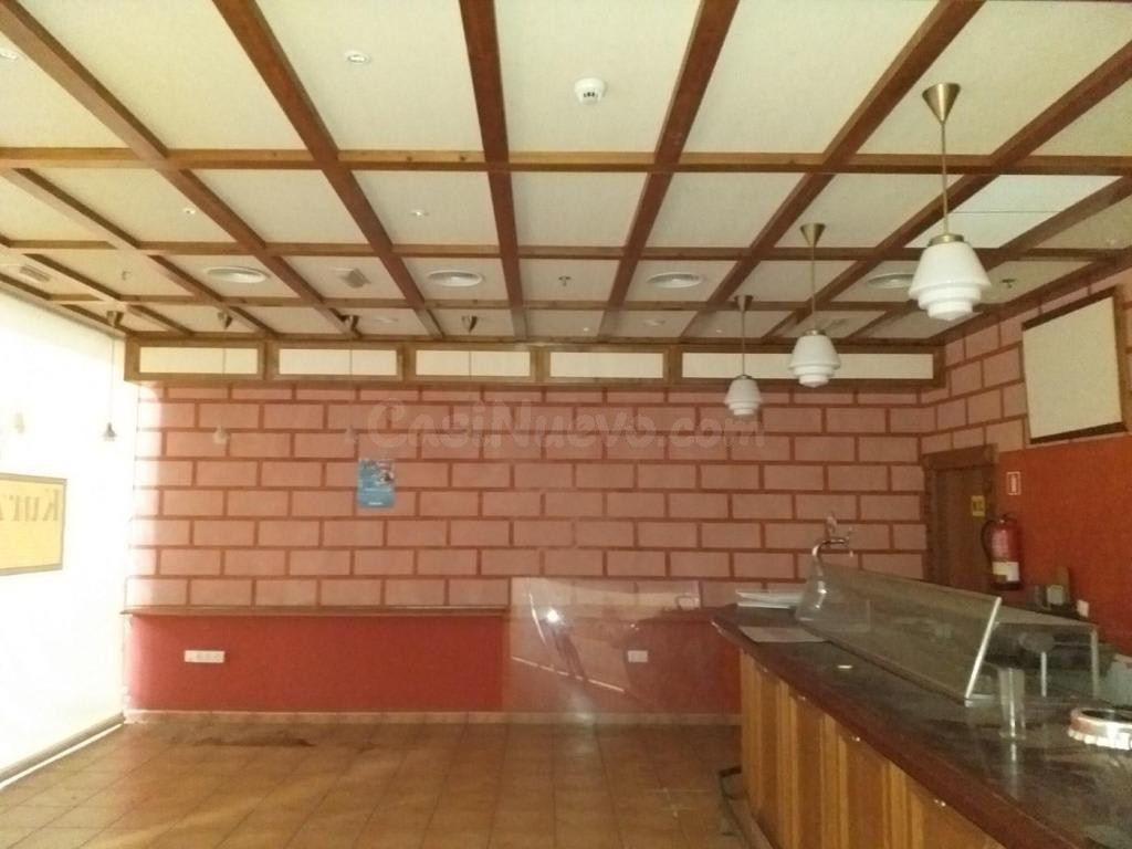 Local comercial en venta en el Centro Comercial Pontiñas, La - foto 2