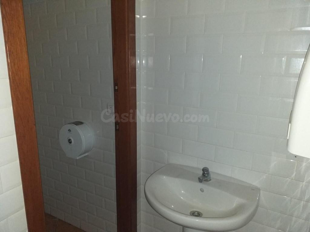 Local comercial en venta en el Centro Comercial Pontiñas, La - foto 4