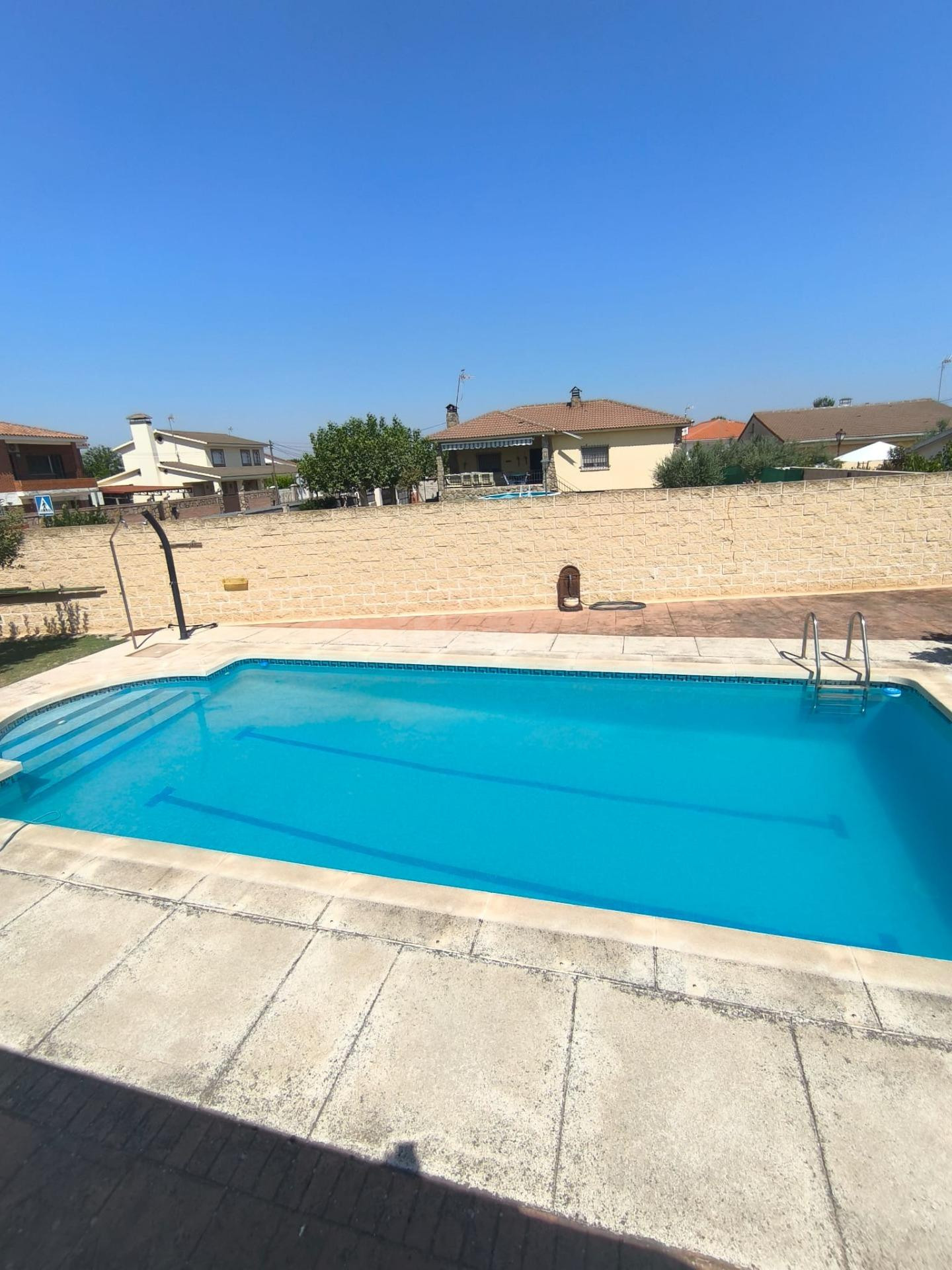 INMOBILIARIA CARVALLO vende en EXCLUSIVA CHALET INDEPENDIENT - foto 2