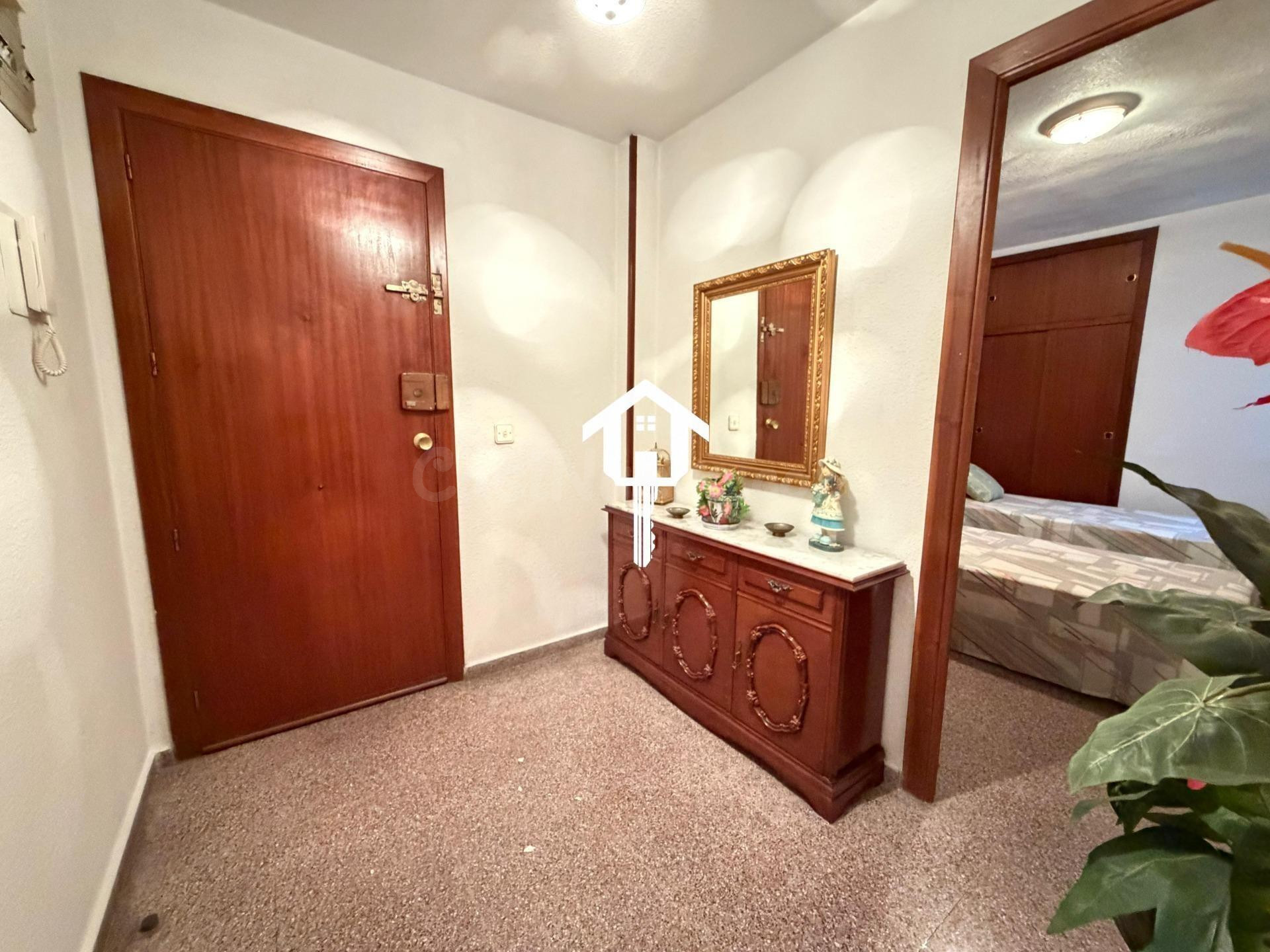 PISO EN VENTA EN ALICANTE, 4 DORMITORIOS, 2 BAÑOS, 105m2, SE - foto 2