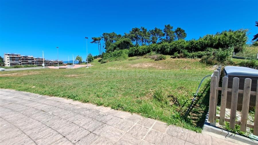 ¡Terreno Urbano Finalista listo para construir en Ribeira! (