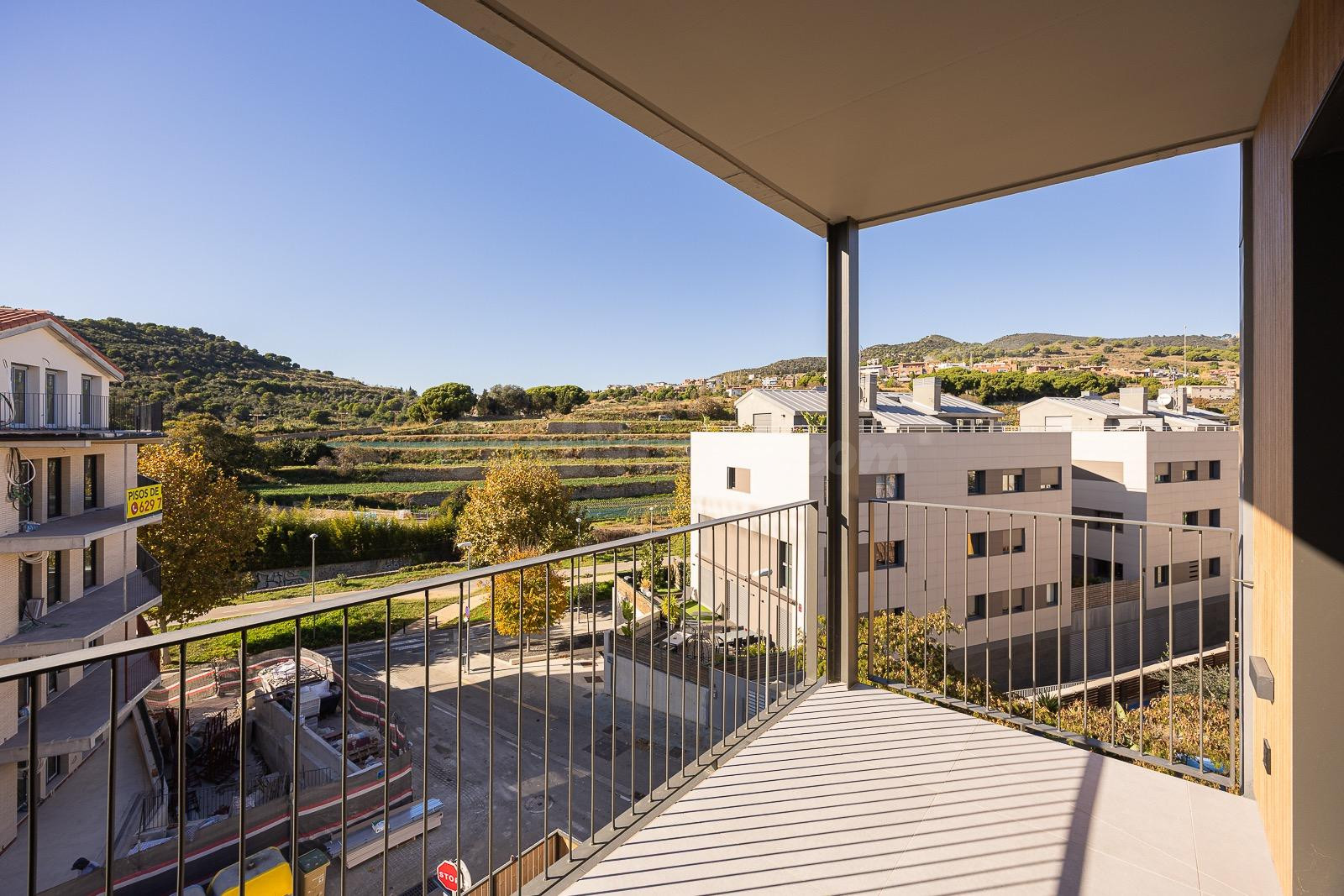 Exclusivo dúplex de obra nueva con piscina en Tiana