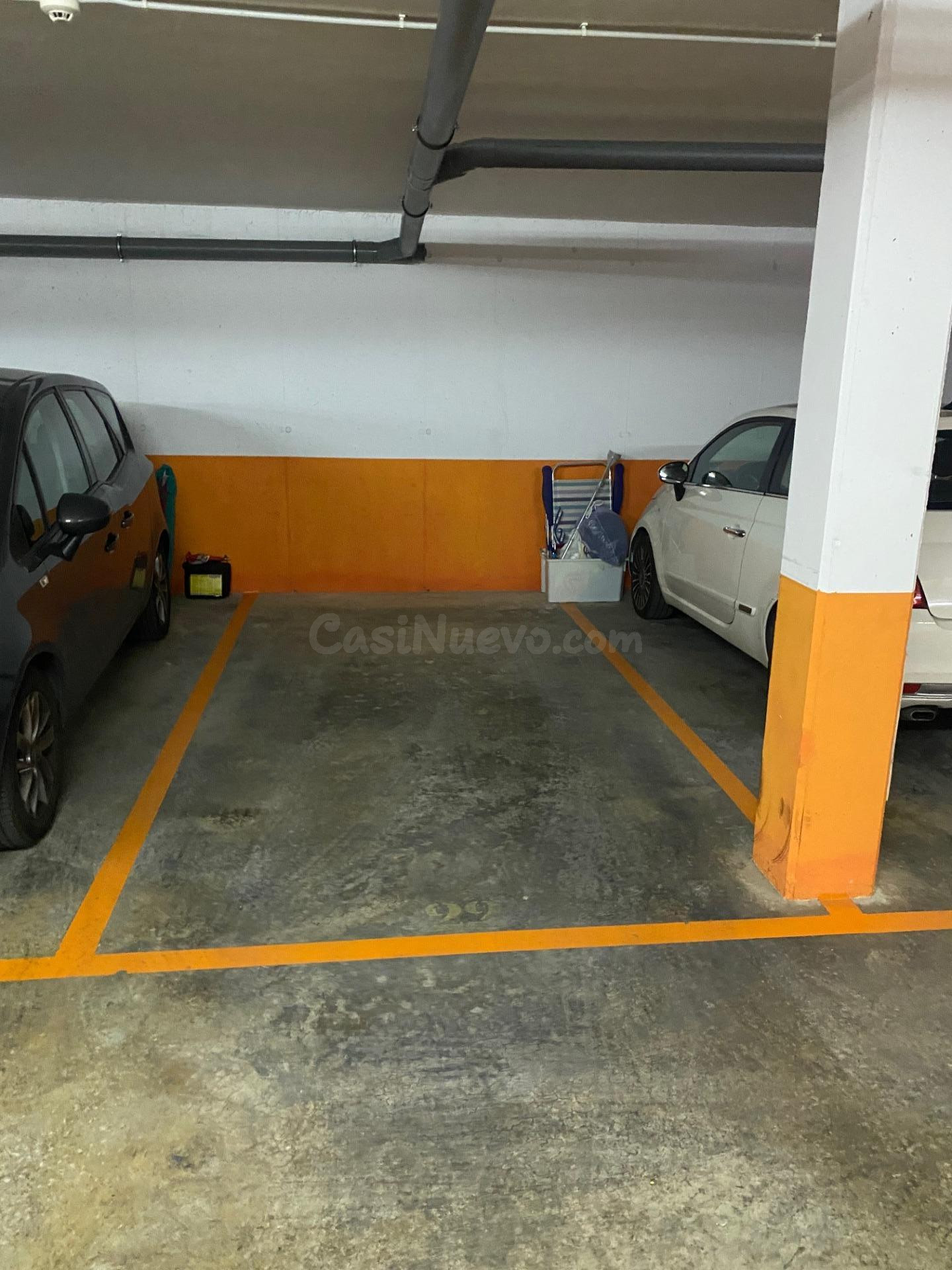 Plaça d' aparcament en venta a Creu del Terme