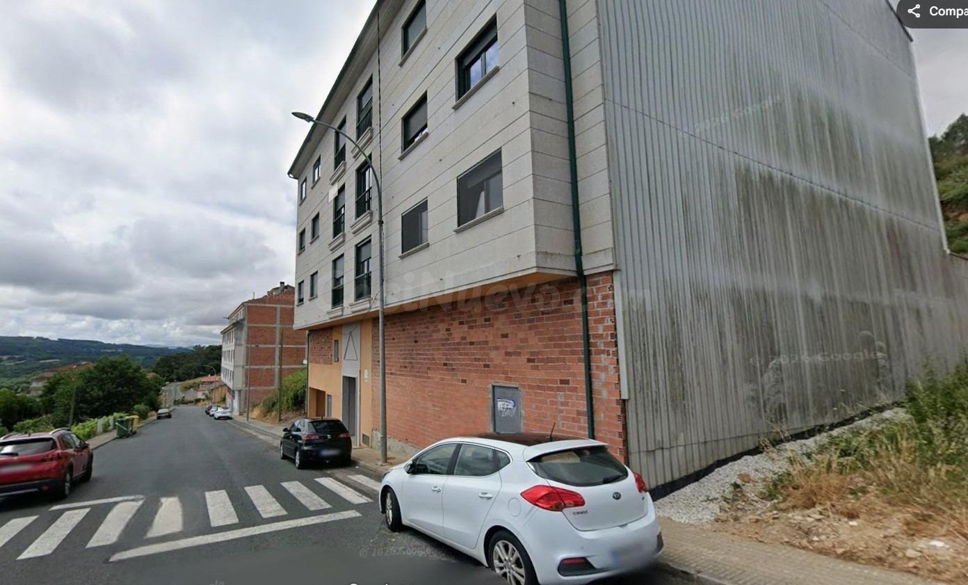 AMPLIO LOCAL EN VENTA EN VILA DE CRUCES