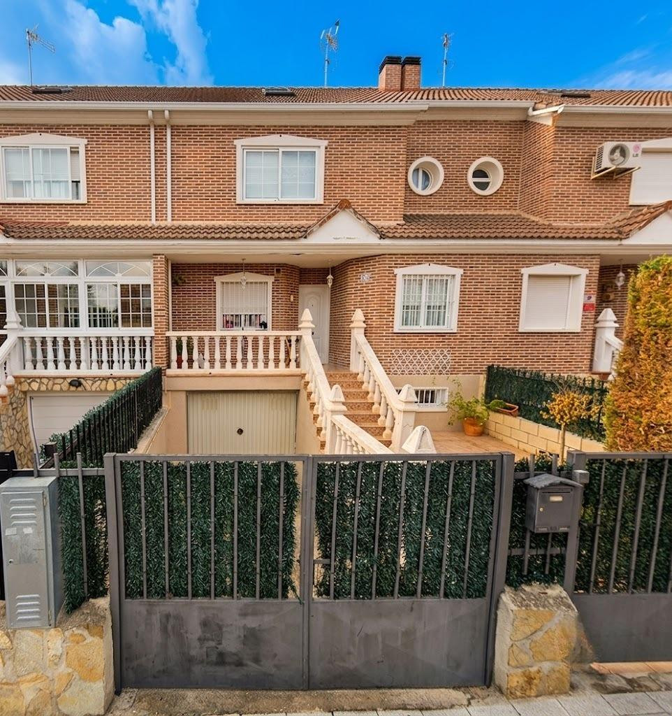 Se vende adosado en Azuqueca de Henares. Cesión de Remate, s