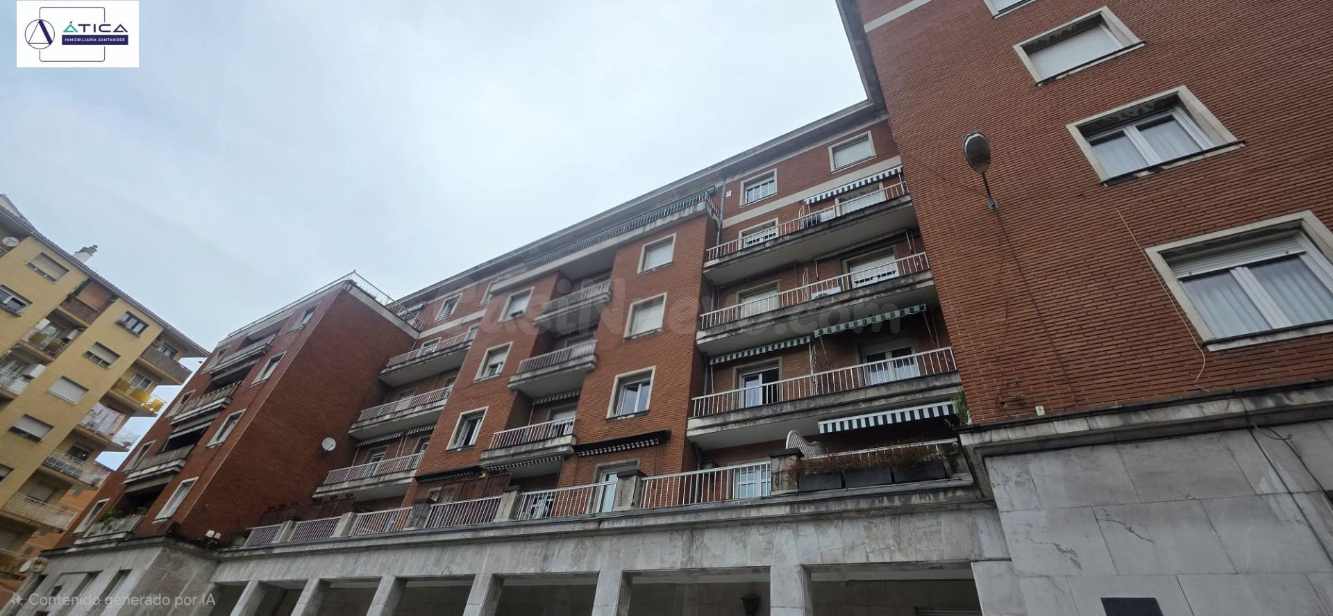 EXCLUSIVA RESIDENCIA DE 243 m2 CONSTRUIDOS EN EL CENTRO DE T