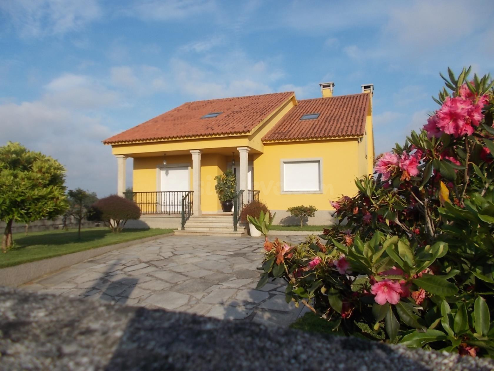 Vivienda en venta en Ribadumia. Alquilado. No se Puede Visit